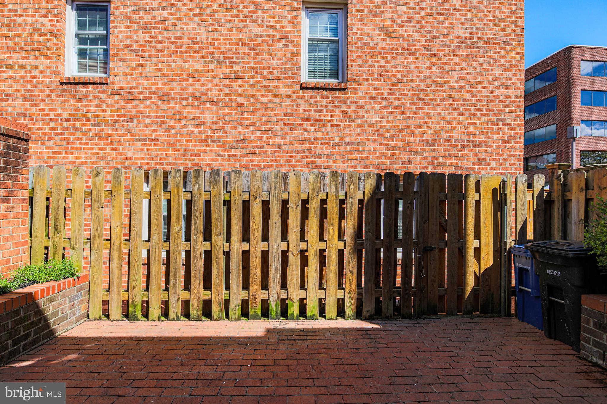 215 ORONOCO STREET
