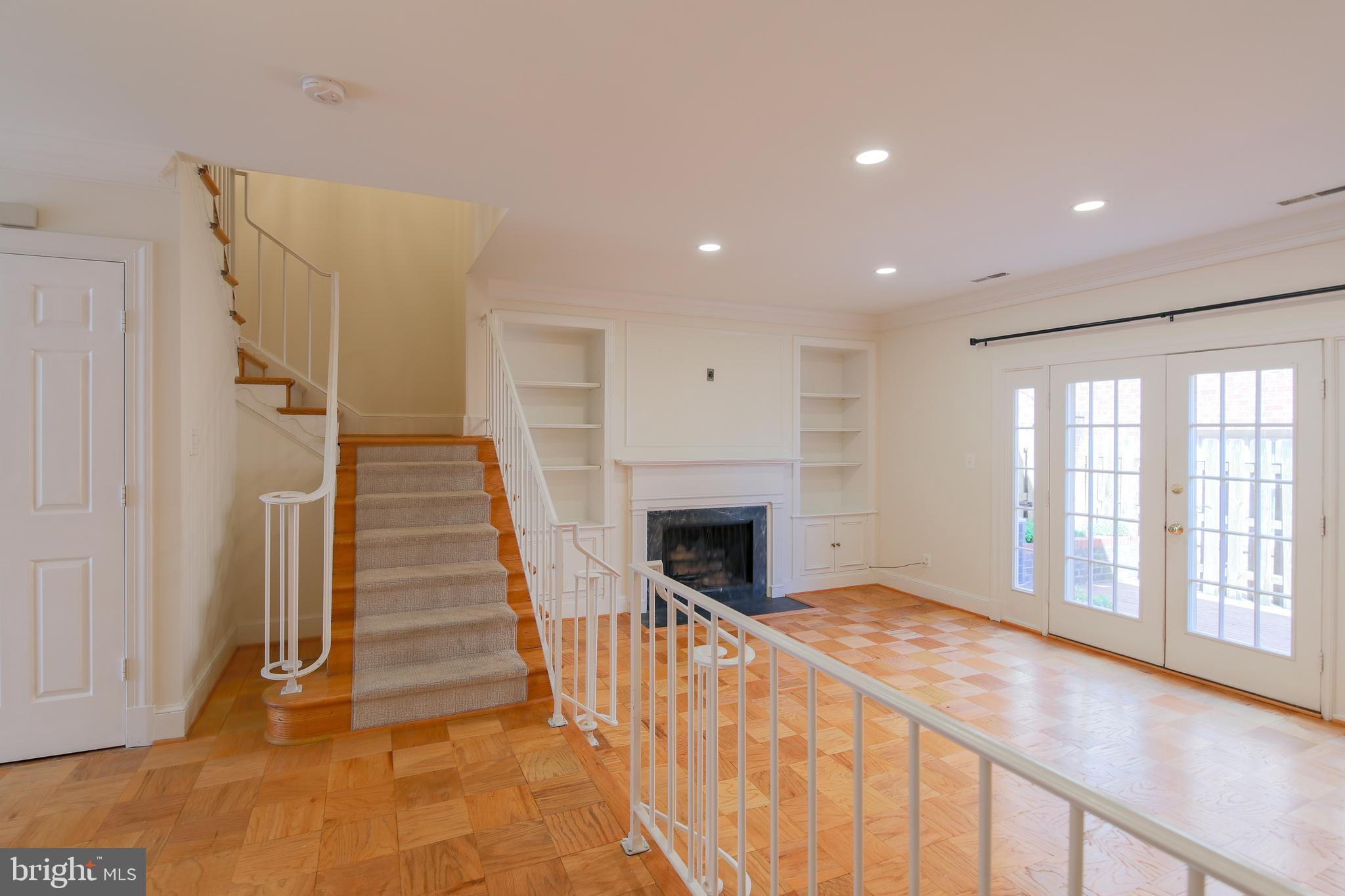 215 ORONOCO STREET