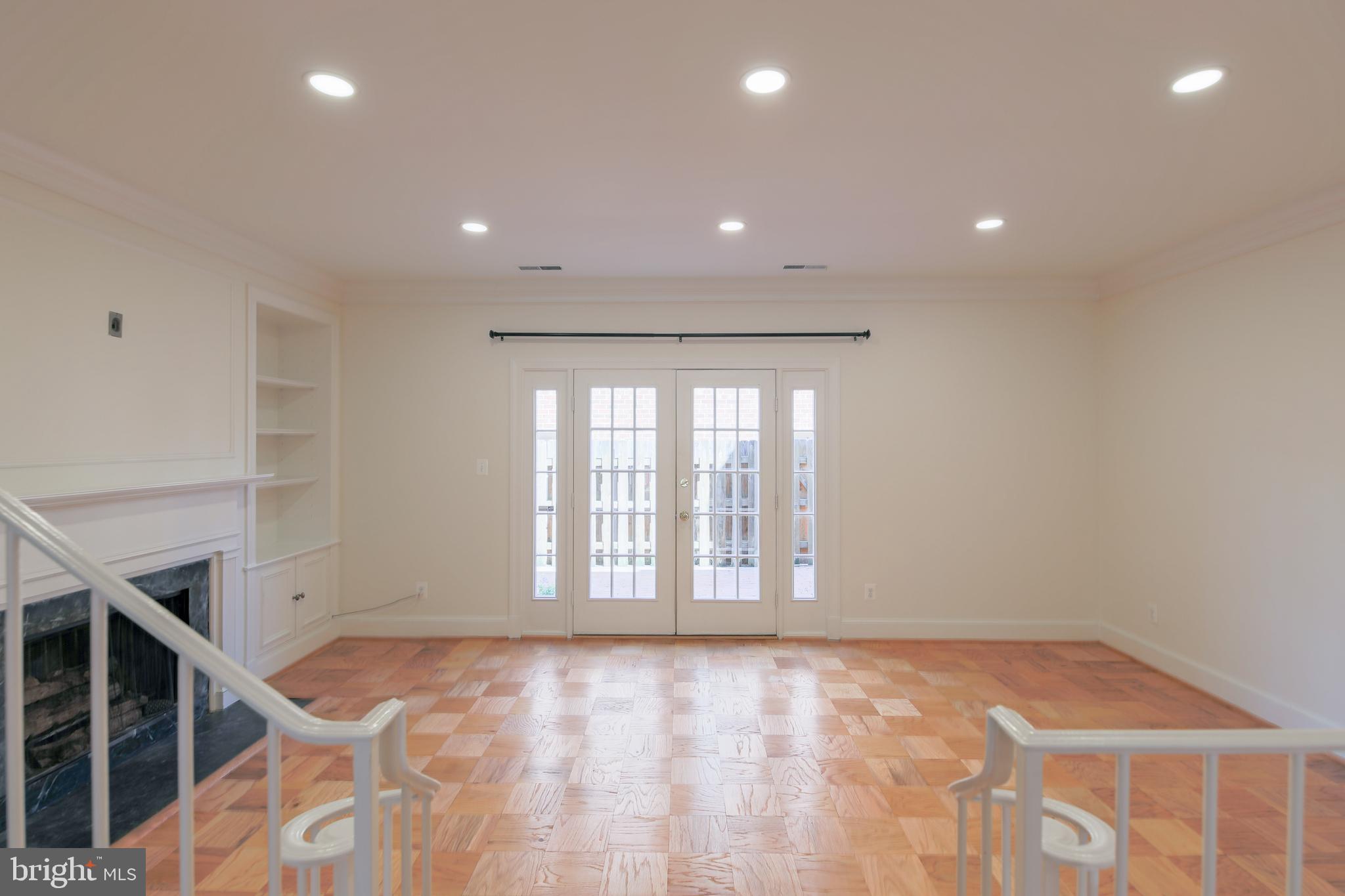 215 ORONOCO STREET