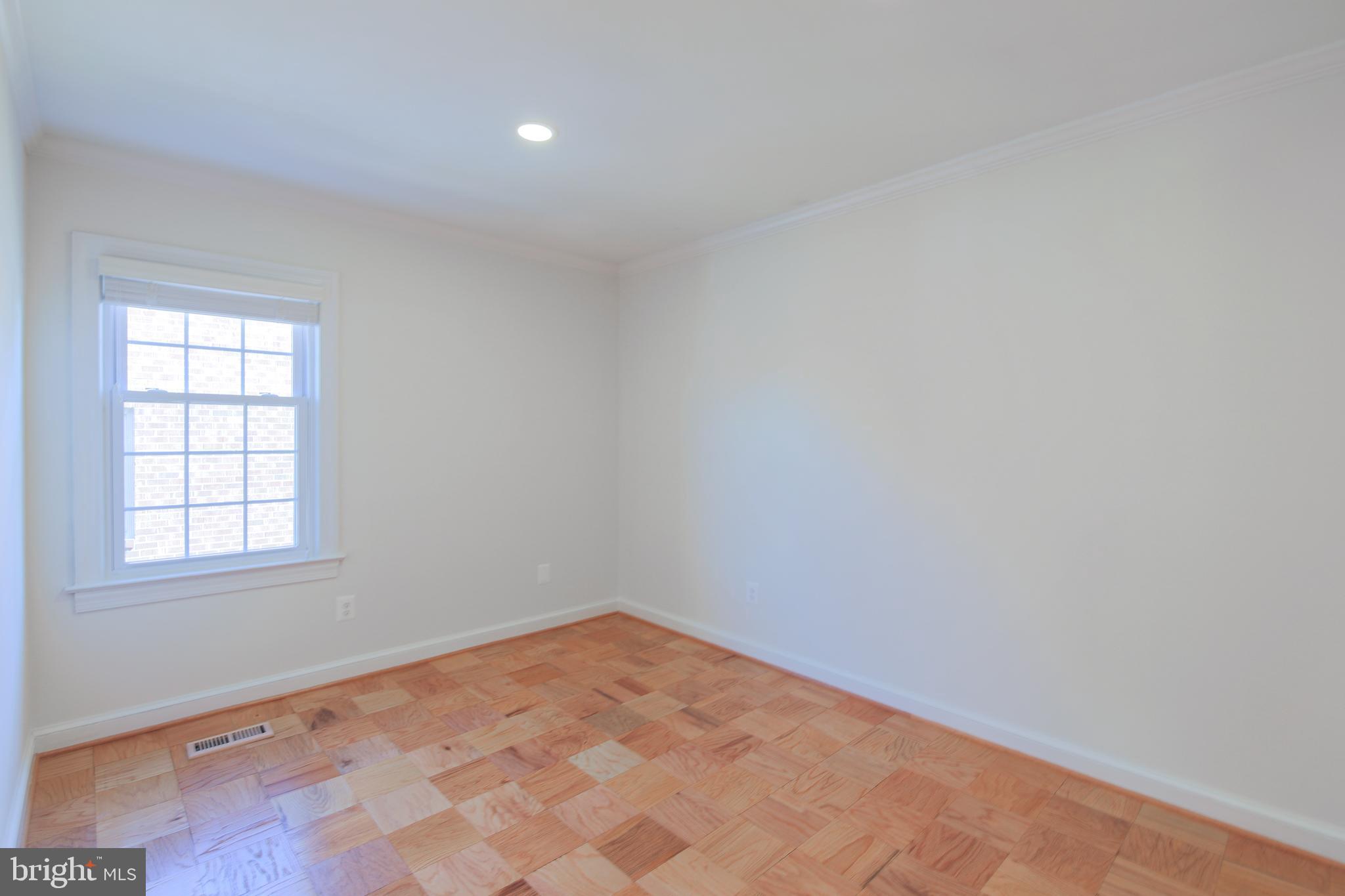215 ORONOCO STREET