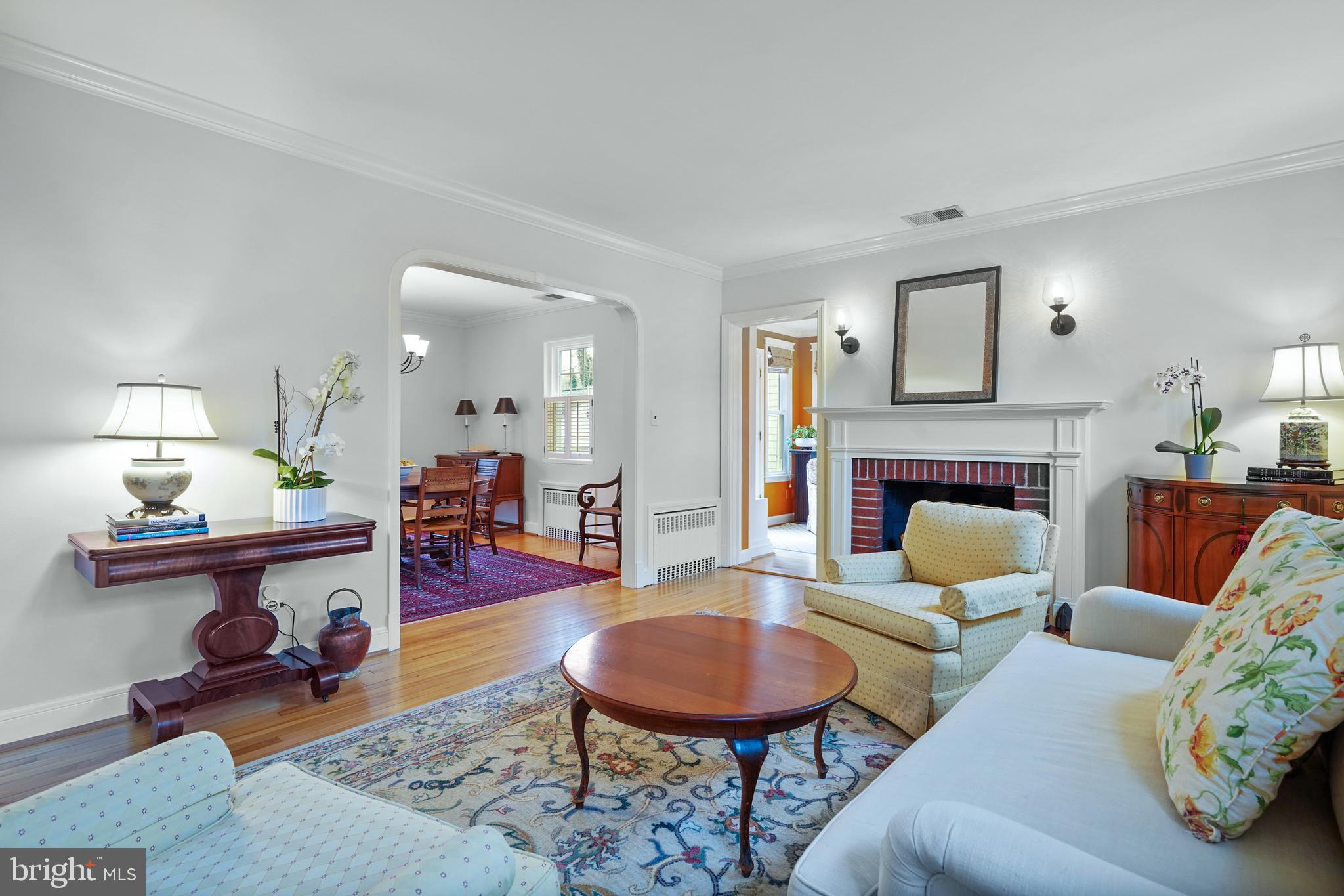 904 W BRADDOCK ROAD