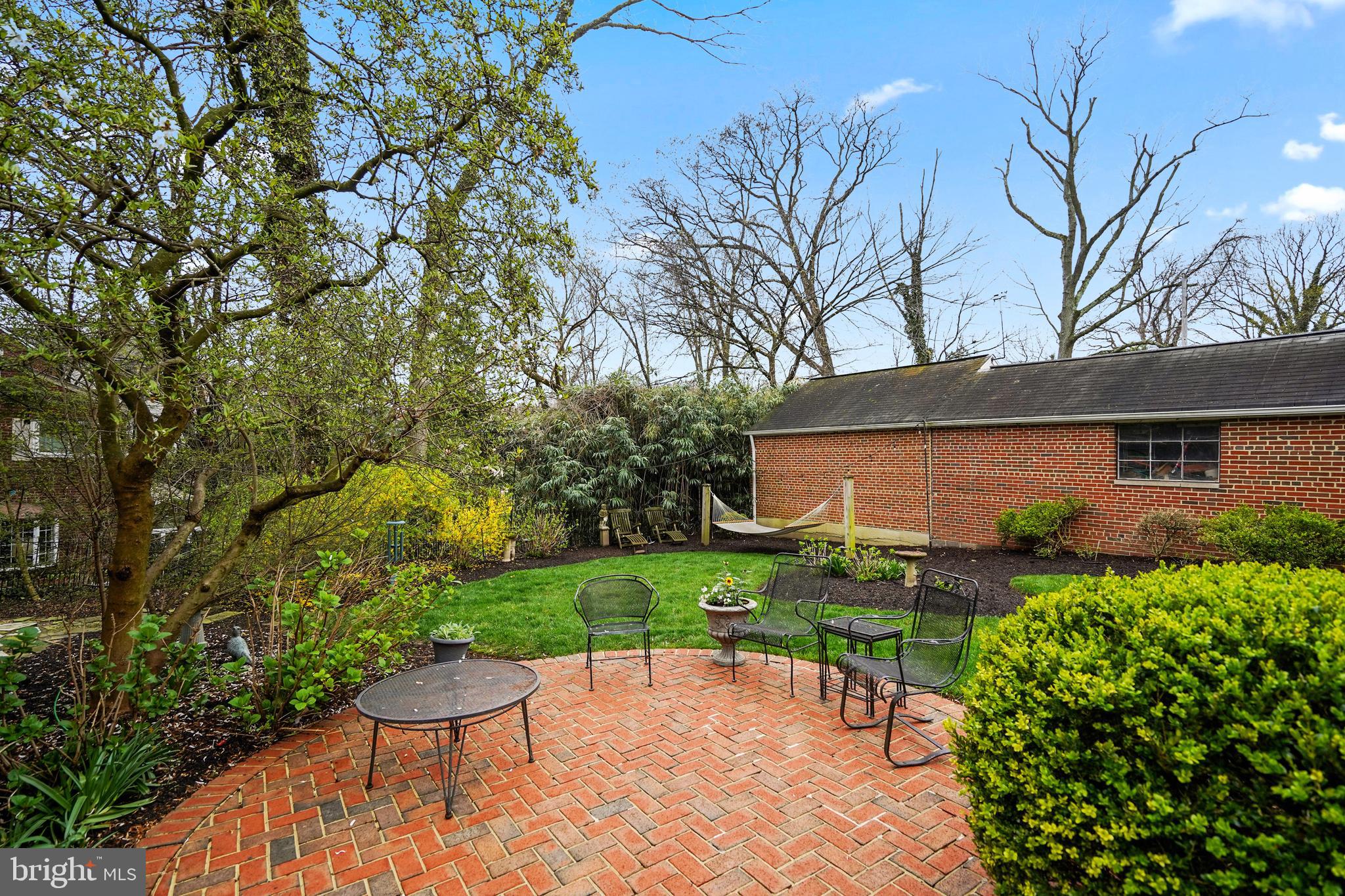 904 W BRADDOCK ROAD