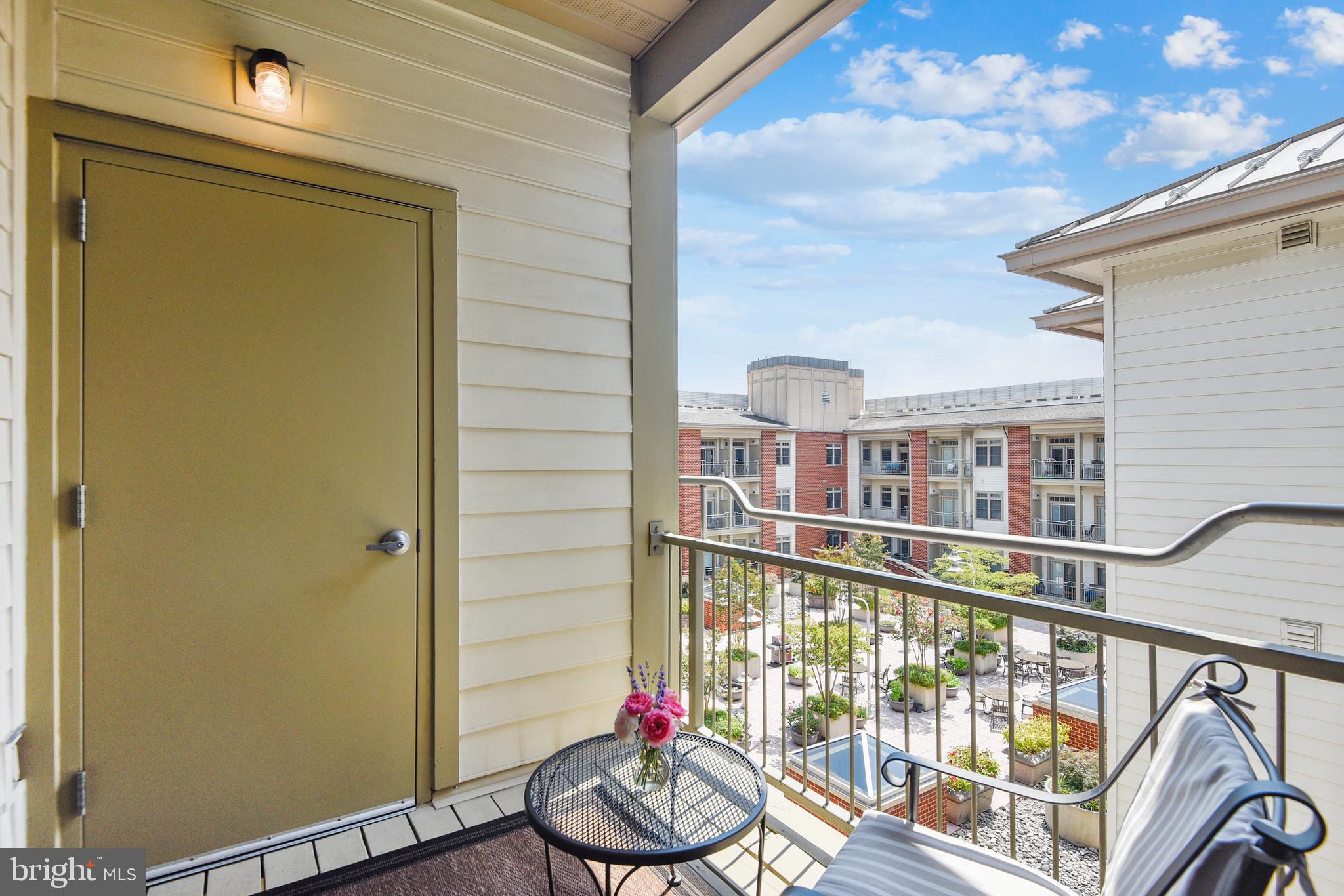 309 HOLLAND LANE 331