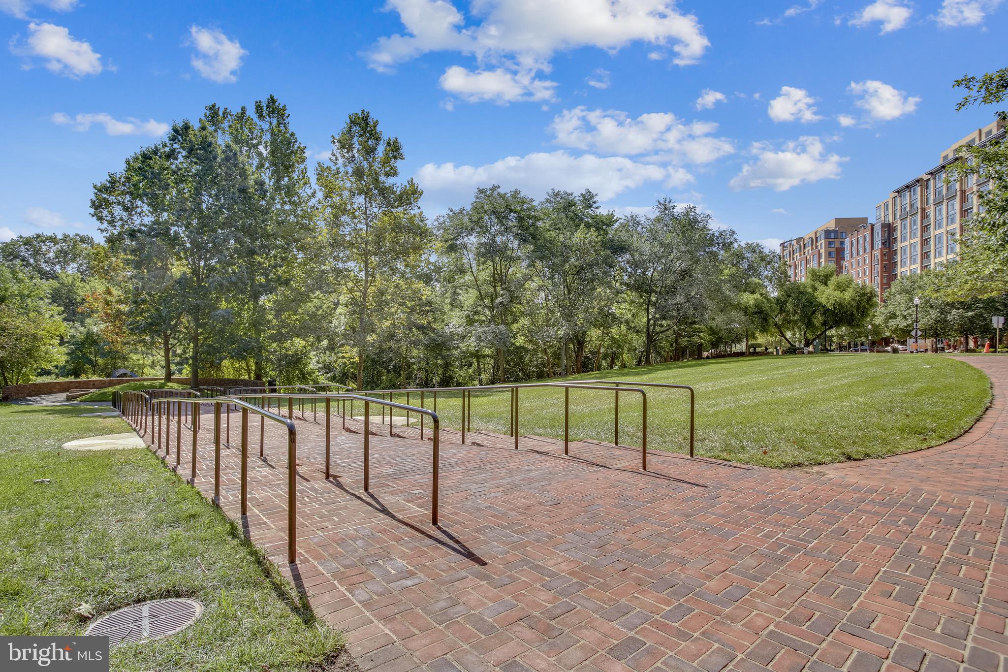 309 HOLLAND LANE 331