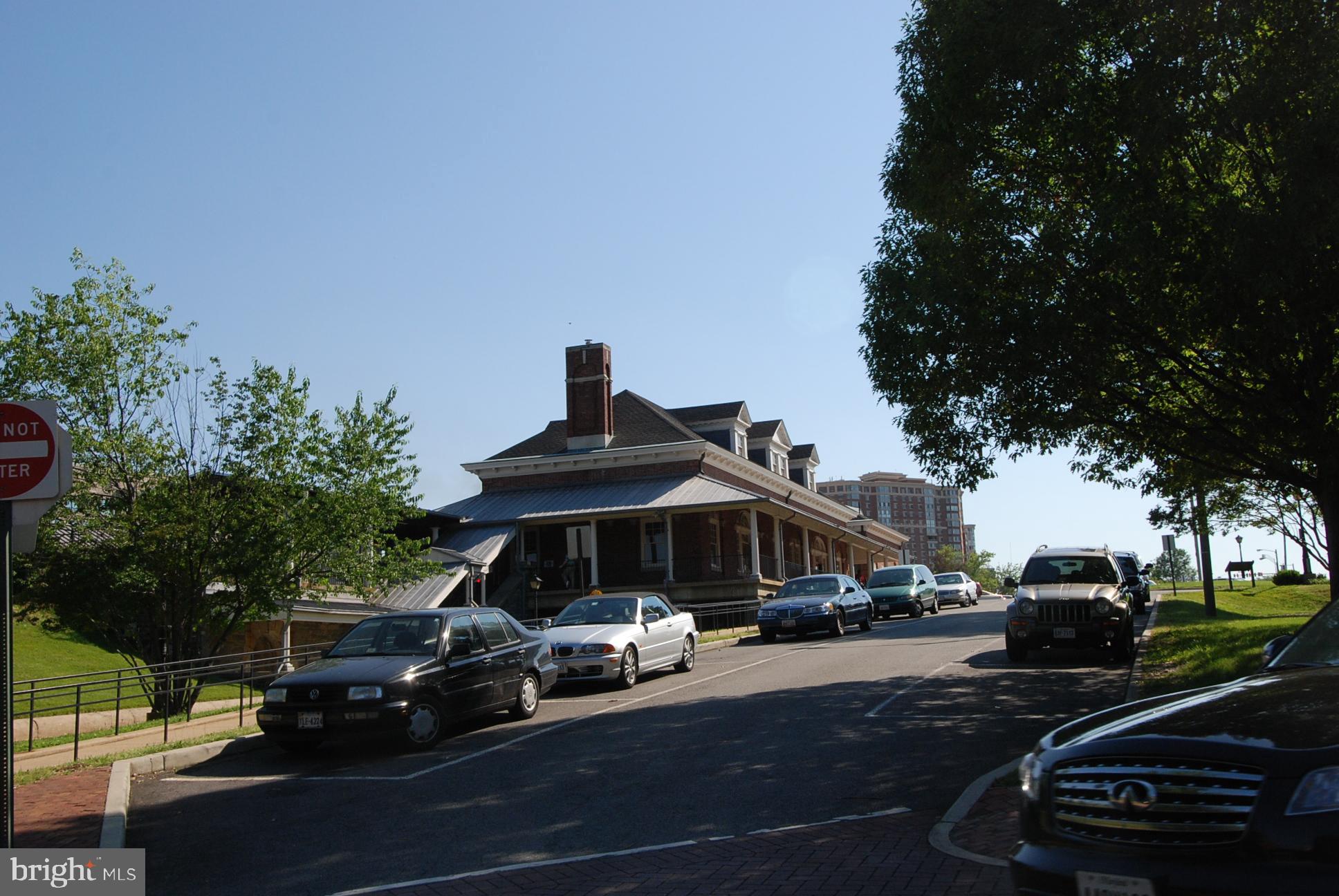 309 HOLLAND LANE 331