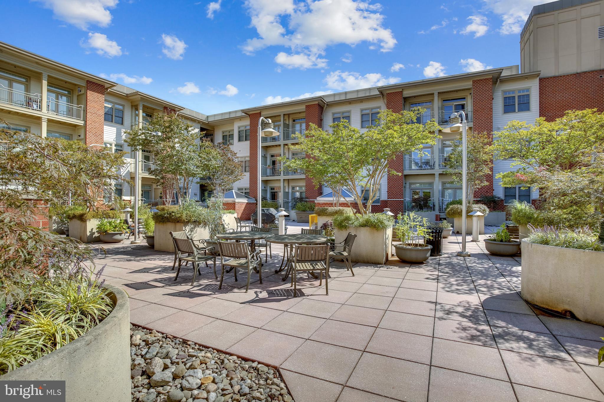 309 HOLLAND LANE 331