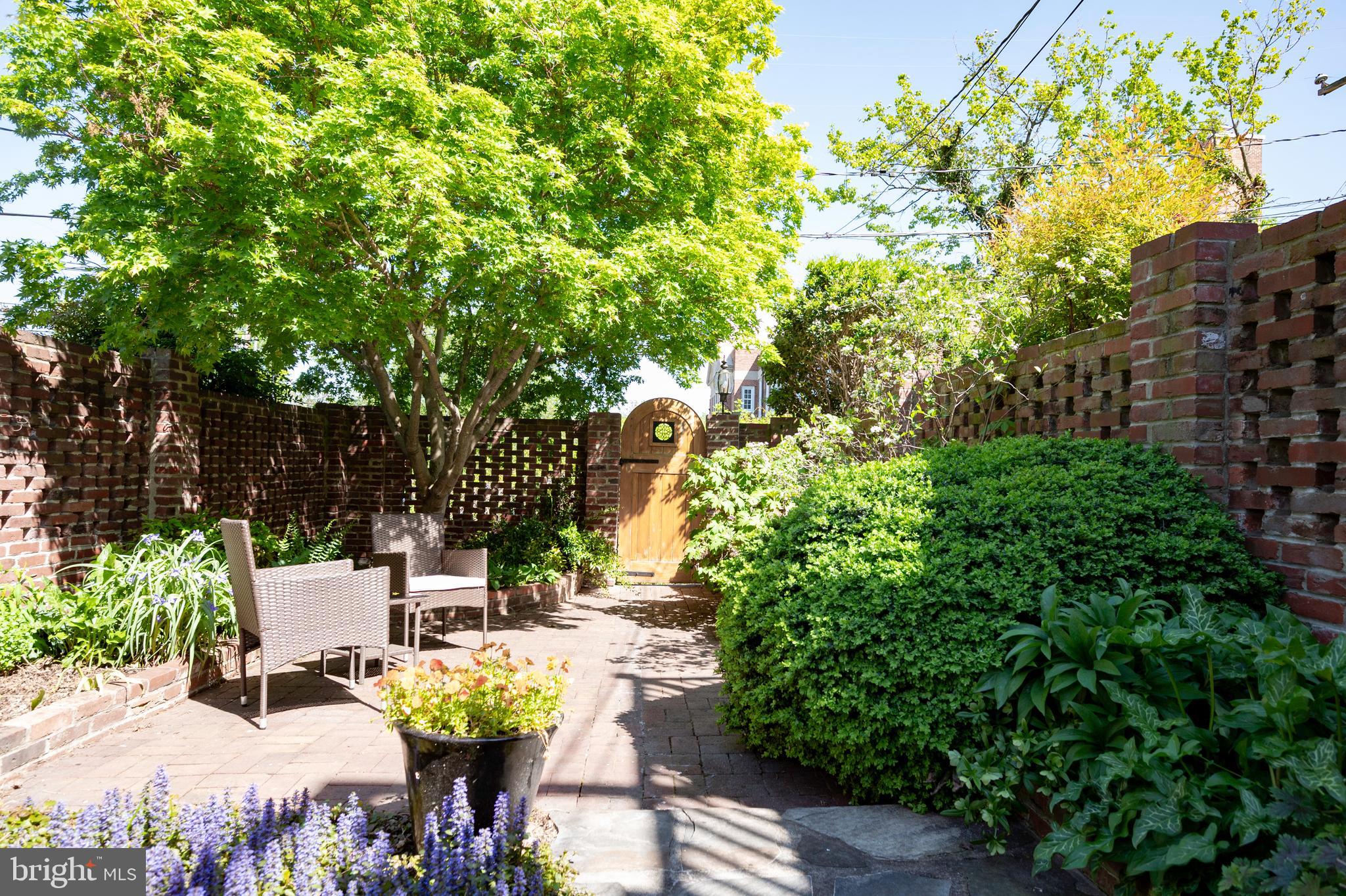 902 S SAINT ASAPH STREET