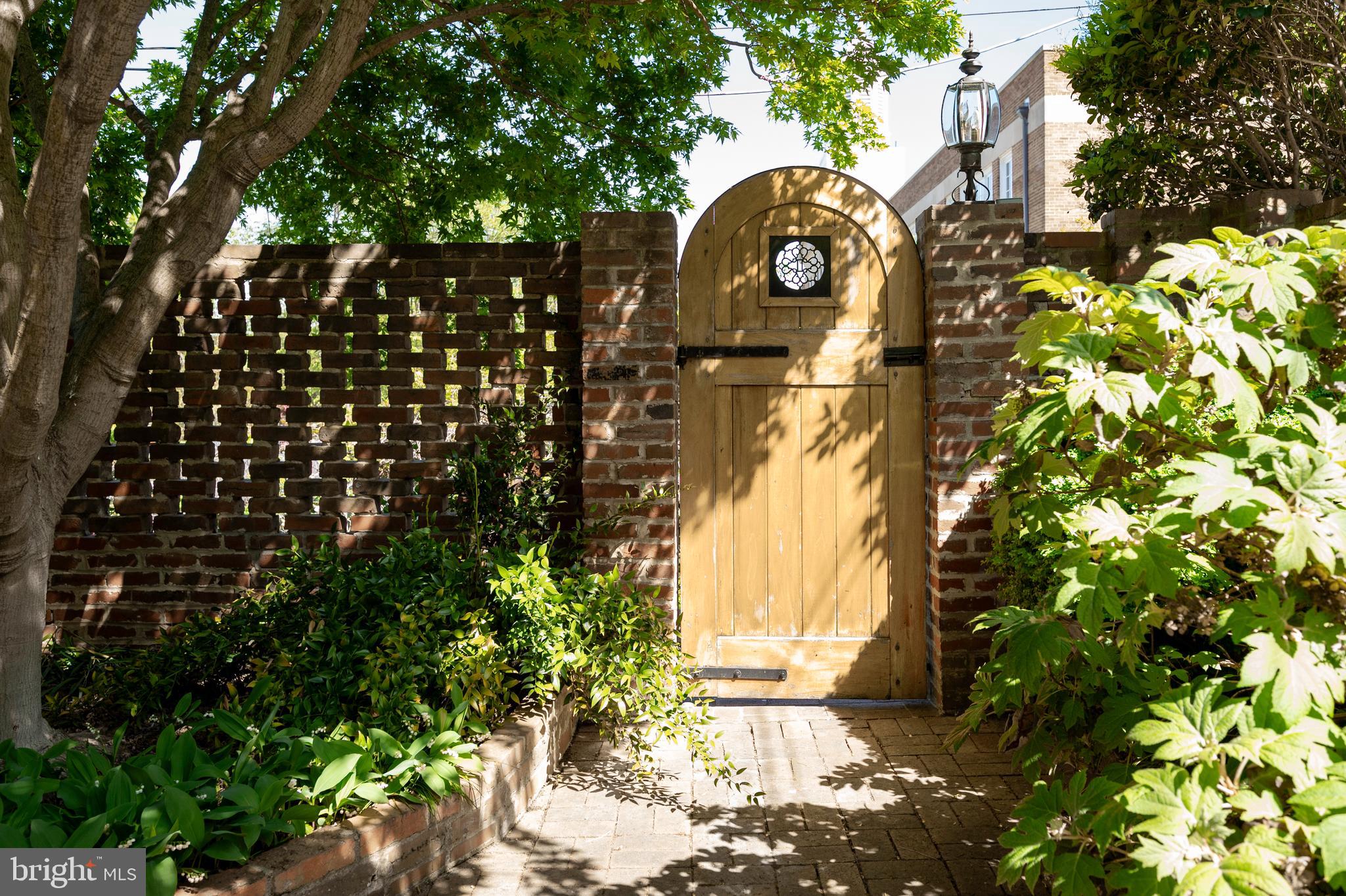 902 S SAINT ASAPH STREET