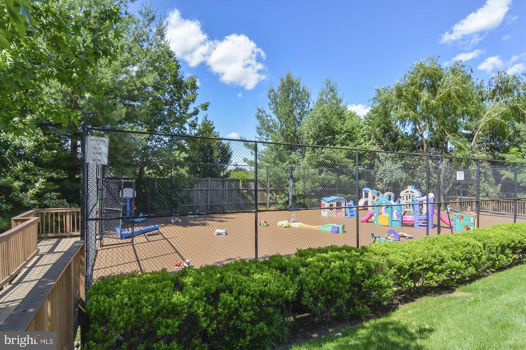 5803 SUMMERS GROVE ROAD