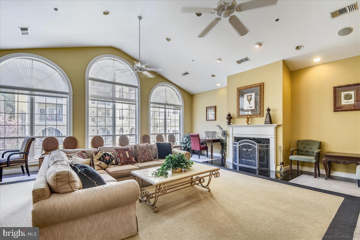 4550 STRUTFIELD LANE 2412