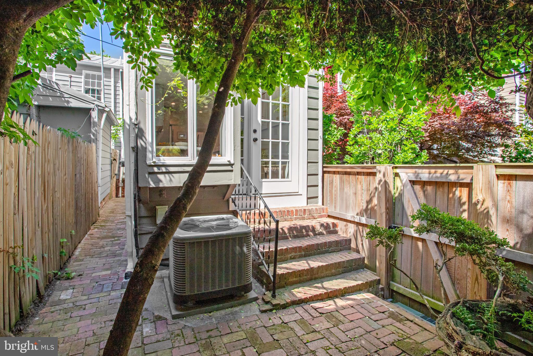 514 QUEEN STREET