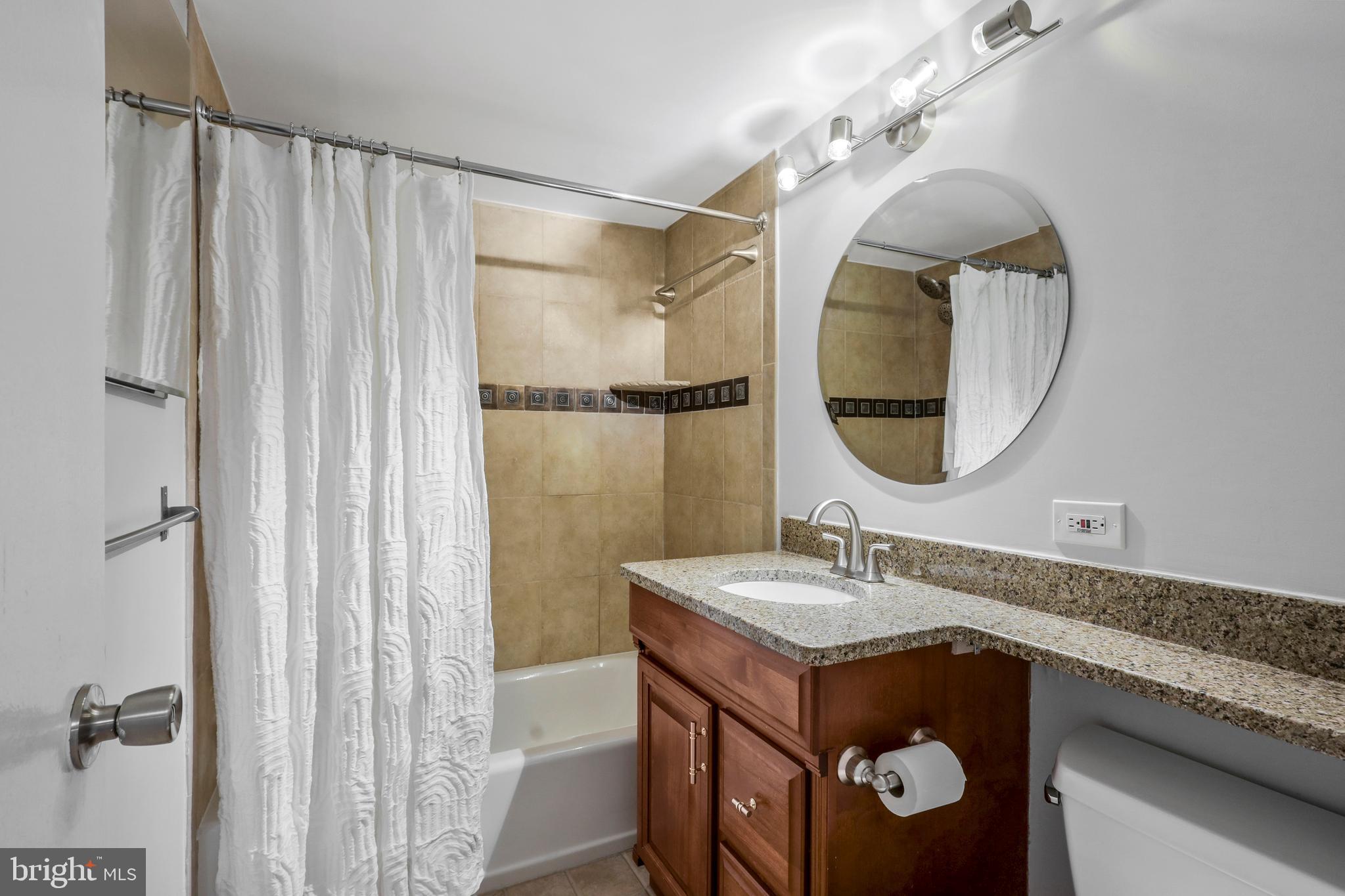 501 SLATERS LANE 306