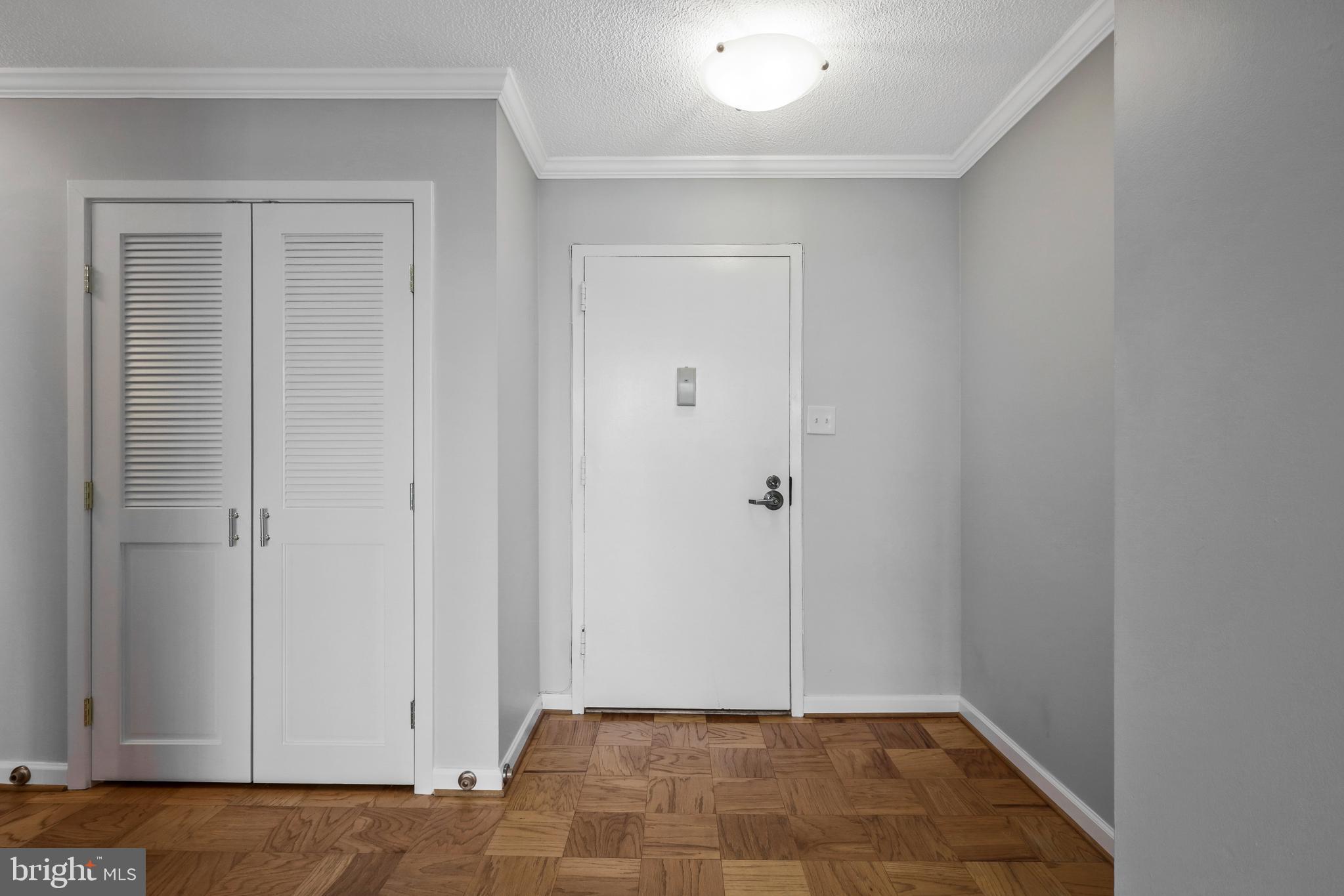 501 SLATERS LANE 306