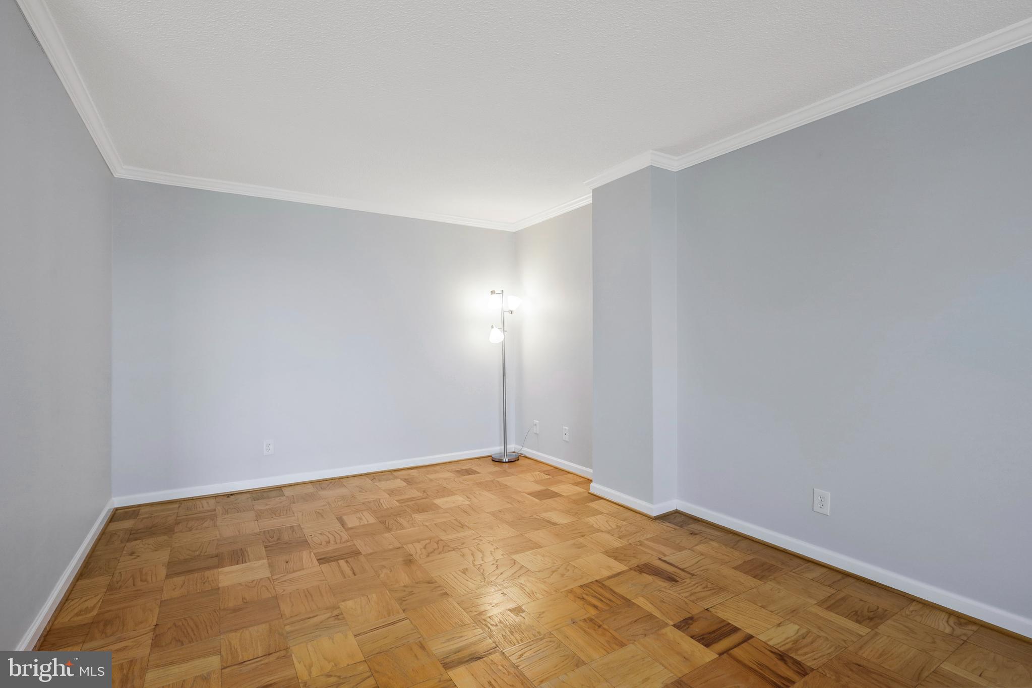 501 SLATERS LANE 306