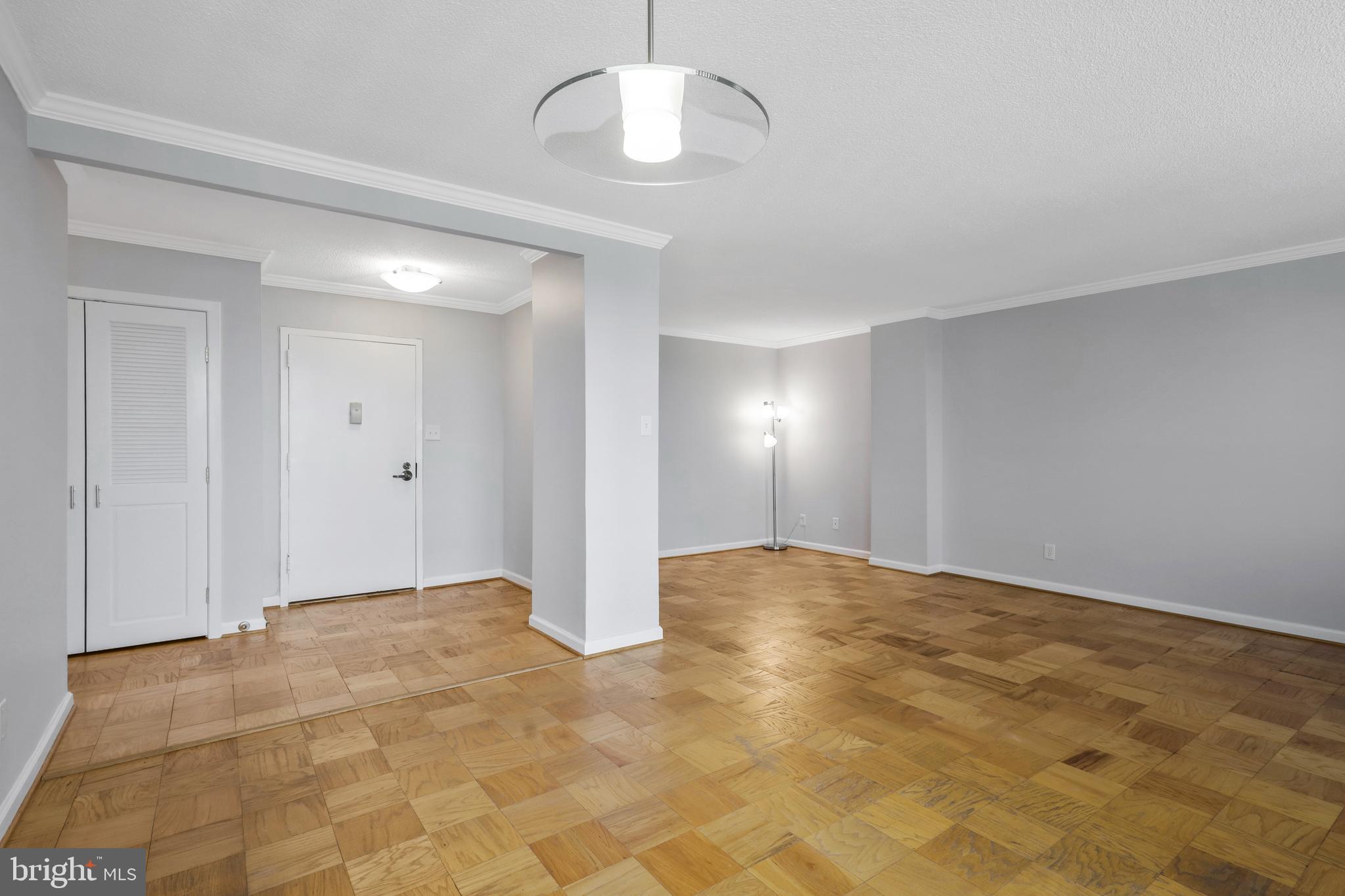 501 SLATERS LANE 306