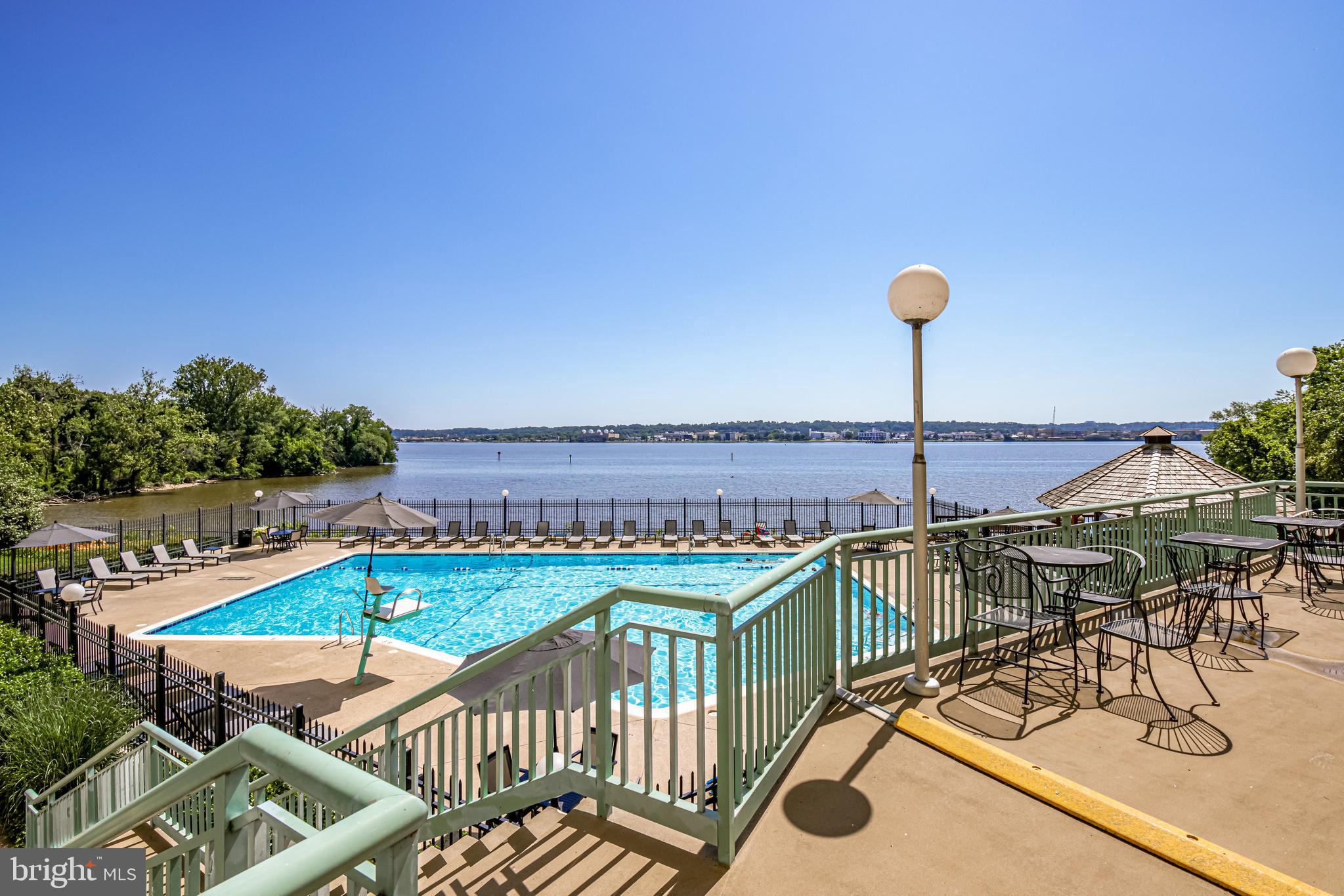501 SLATERS LANE 306