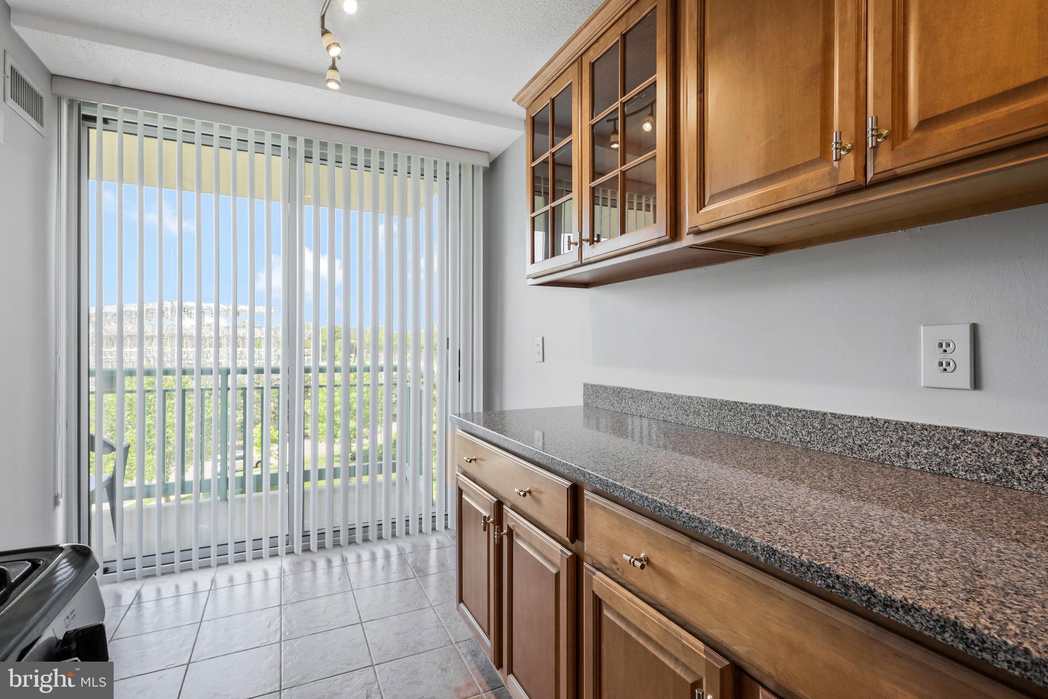 501 SLATERS LANE 306