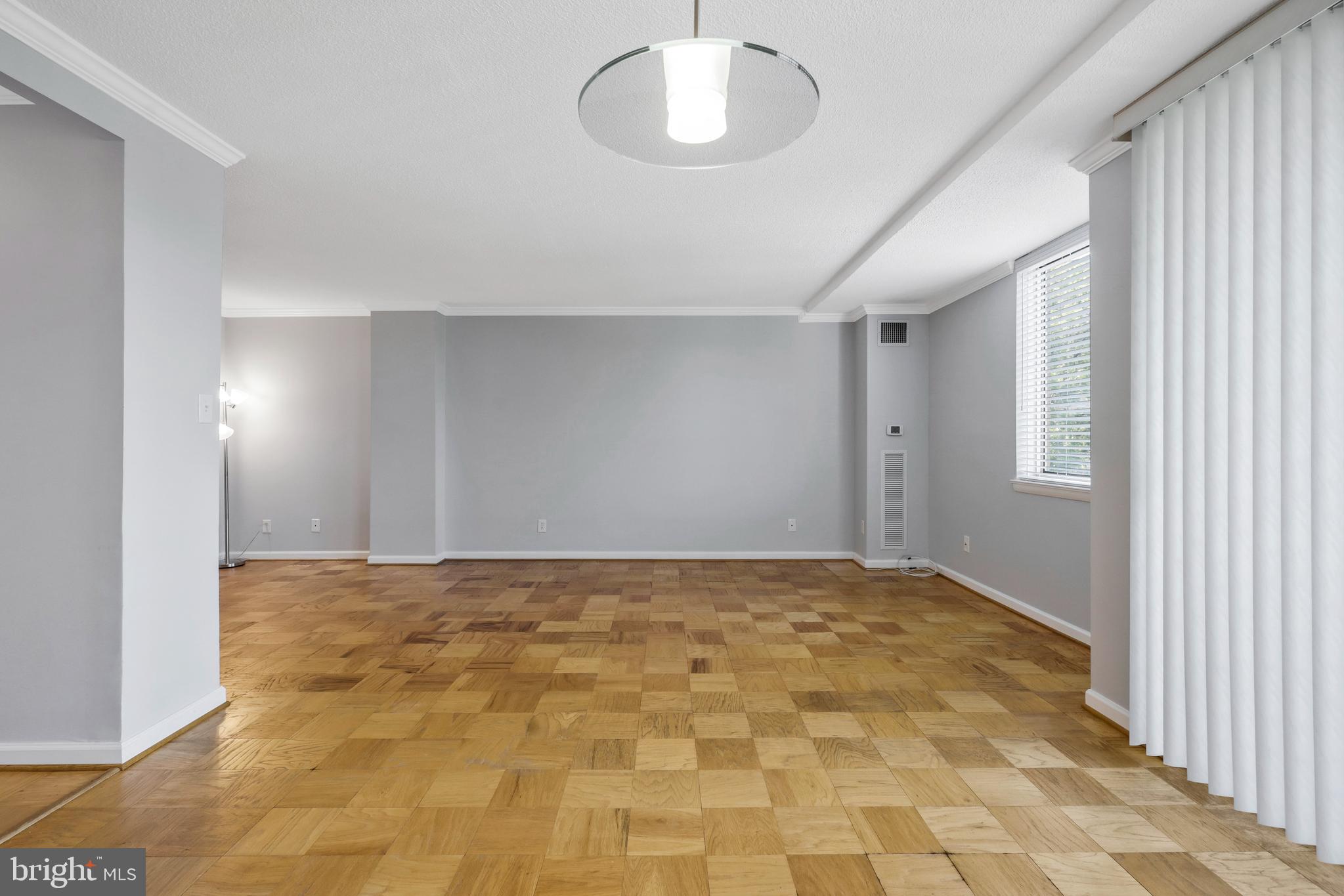 501 SLATERS LANE 306