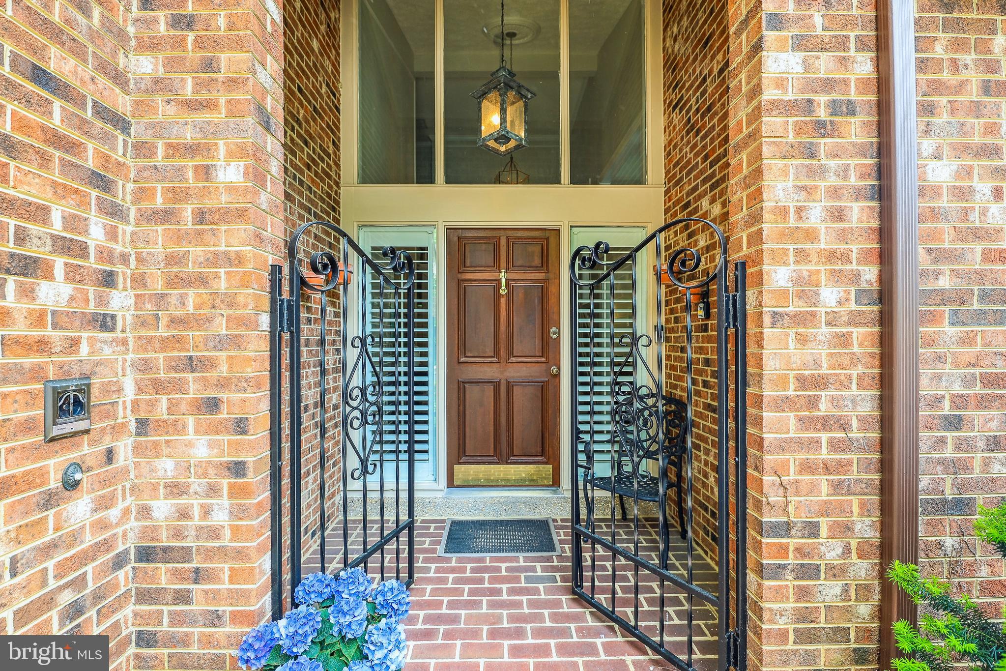 1701 MAPLE HILL PLACE