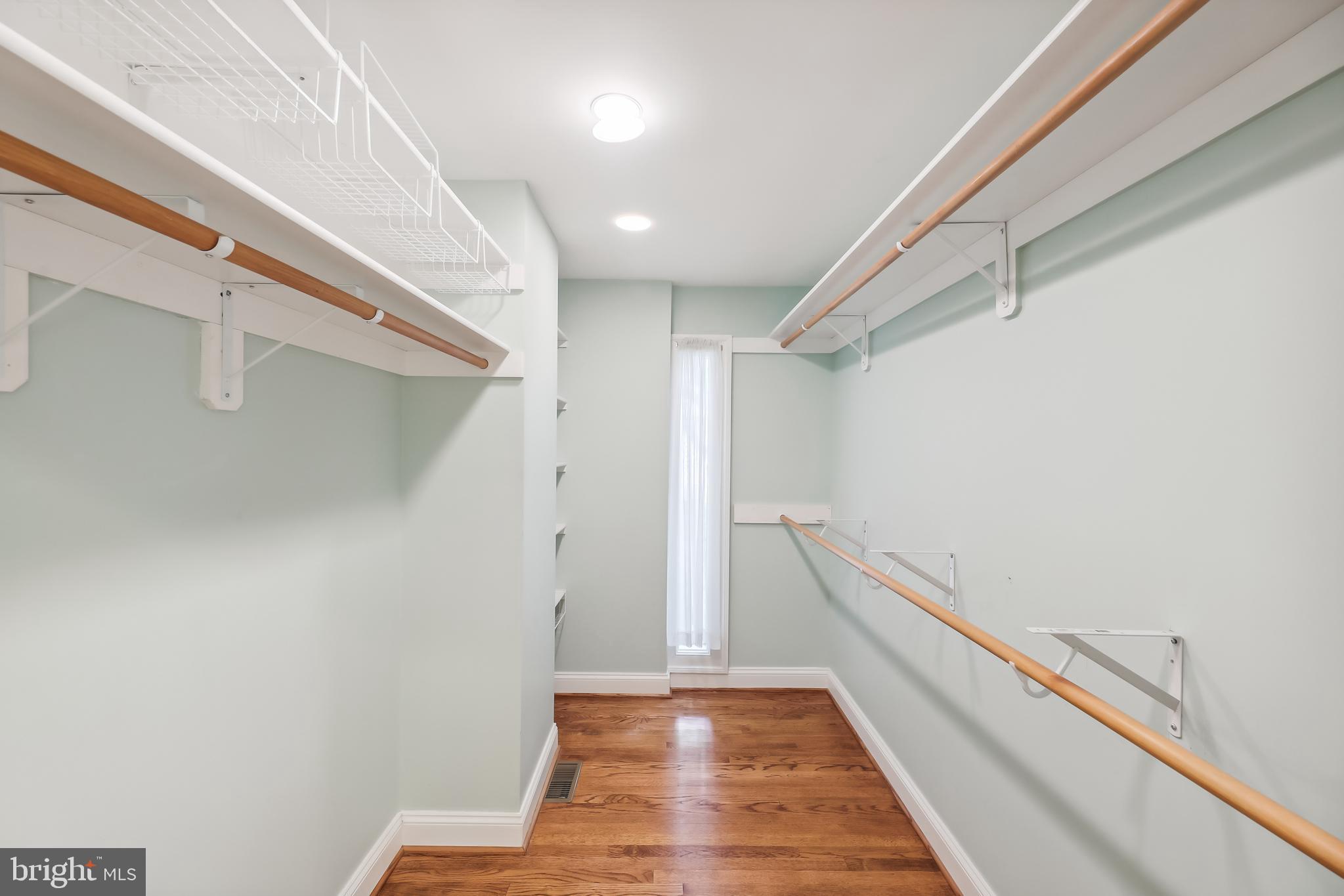 1701 MAPLE HILL PLACE