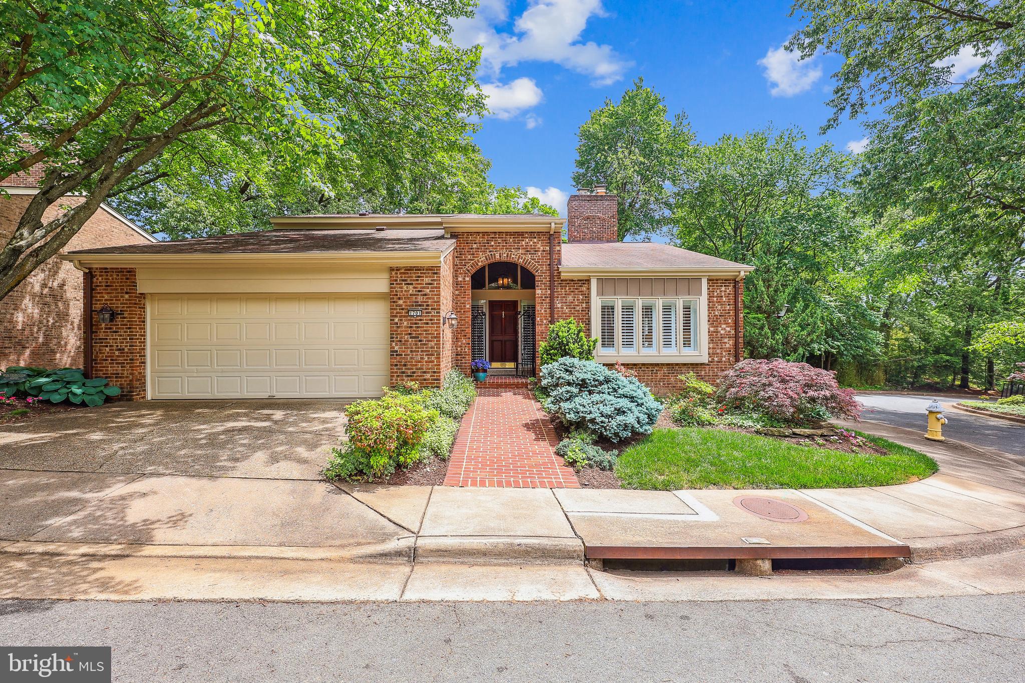 1701 MAPLE HILL PLACE