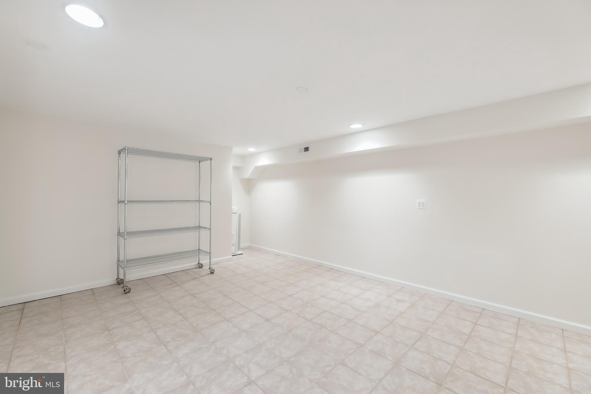 1701 MAPLE HILL PLACE