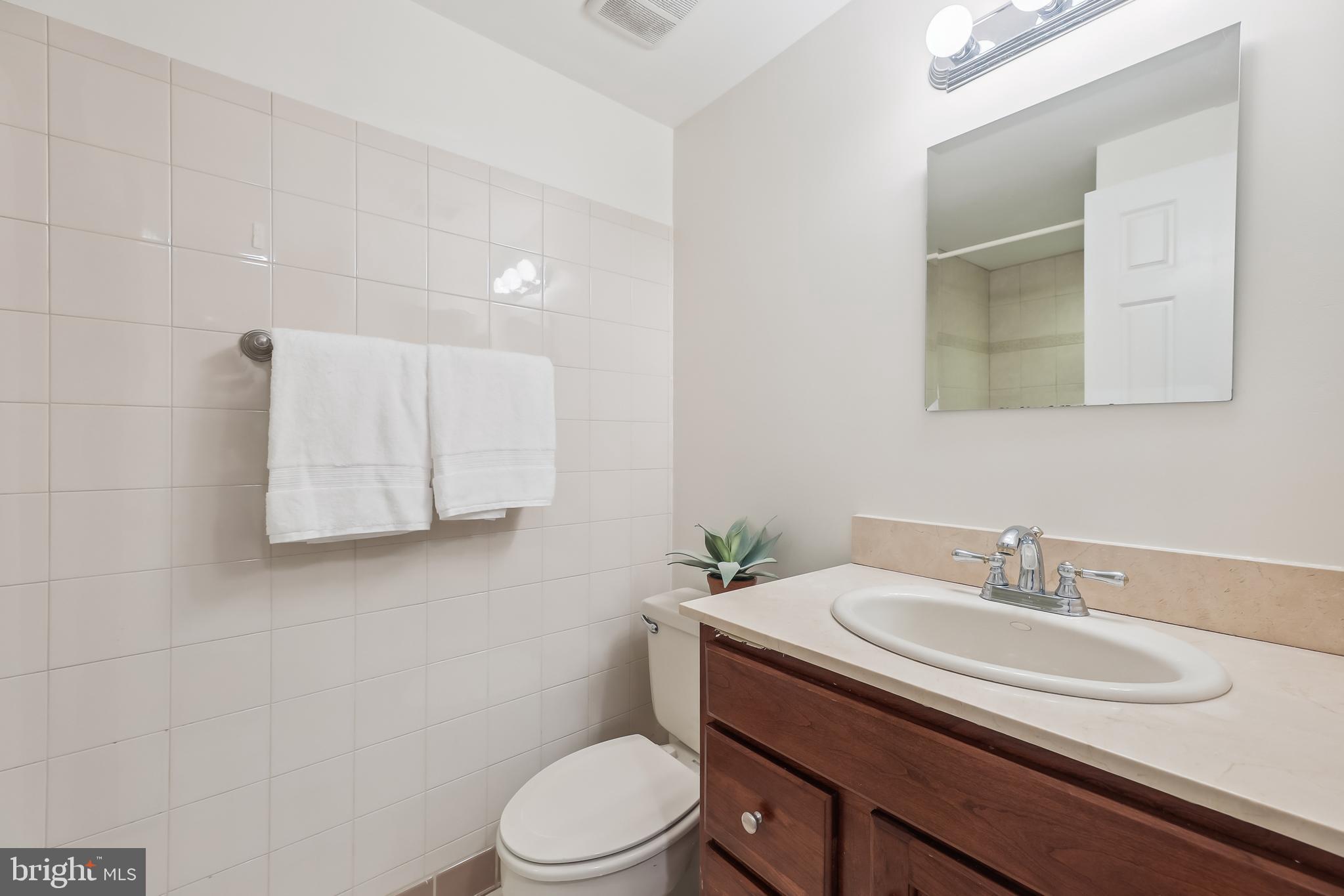 1701 MAPLE HILL PLACE