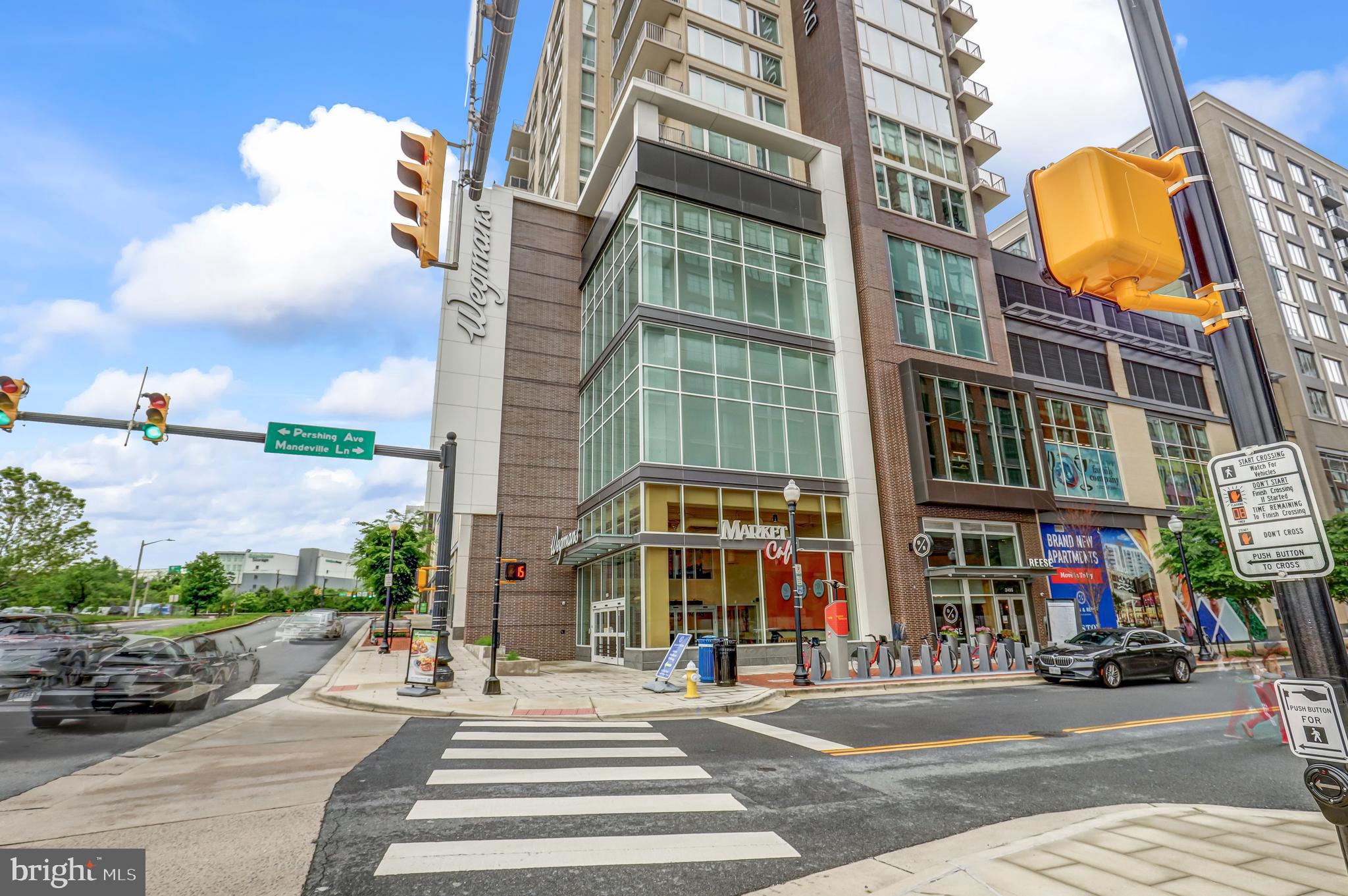 410 JOHN CARLYLE STREET