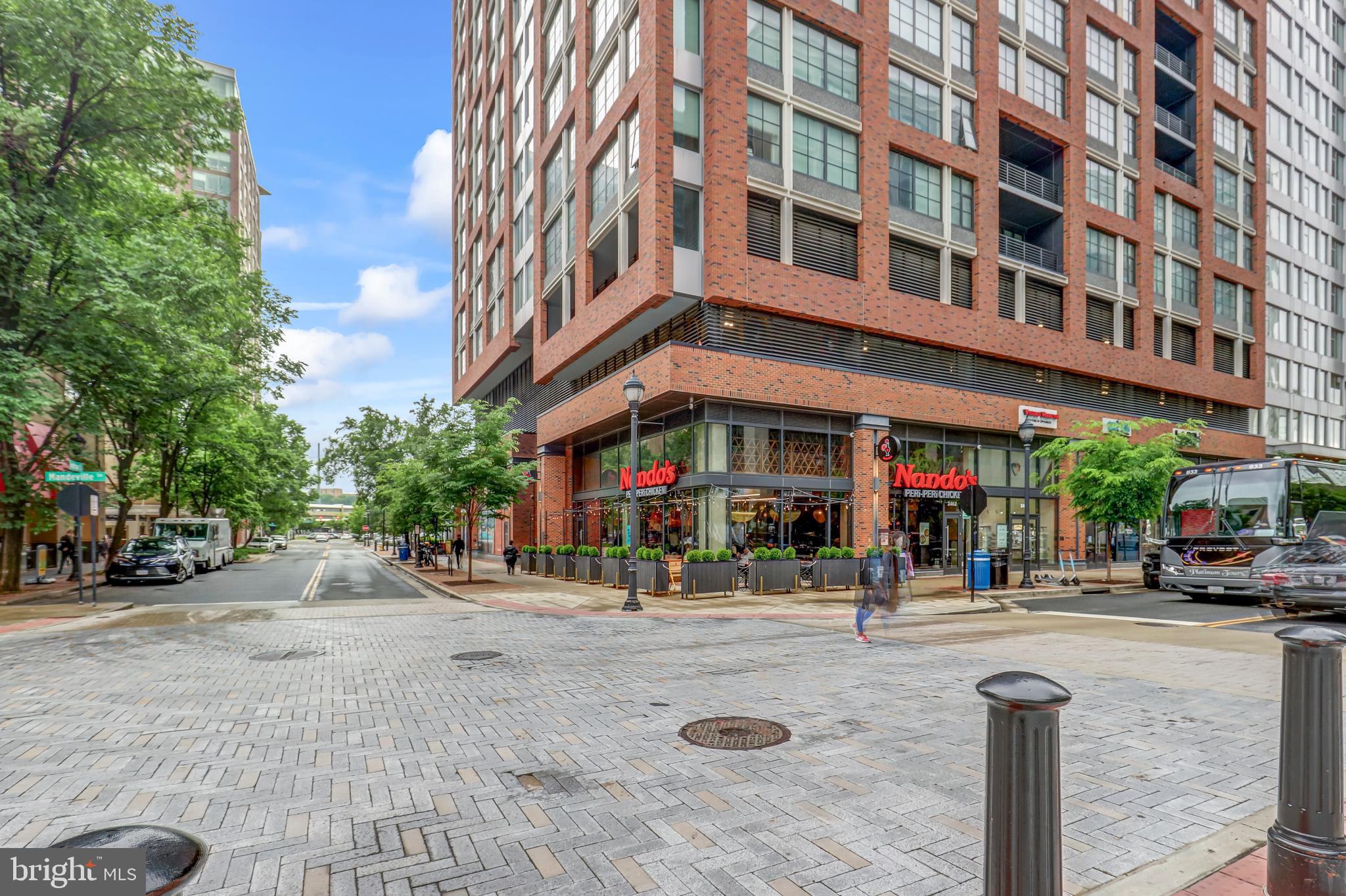 410 JOHN CARLYLE STREET