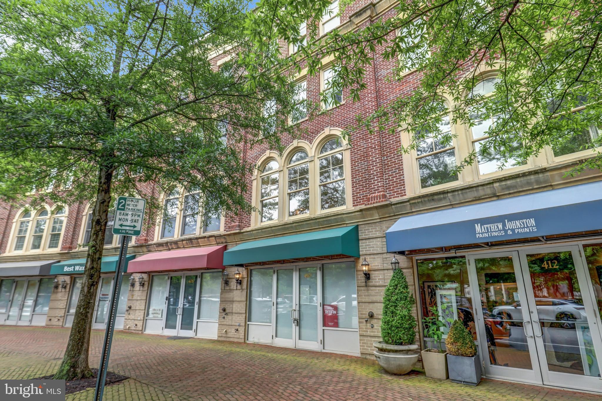 410 JOHN CARLYLE STREET