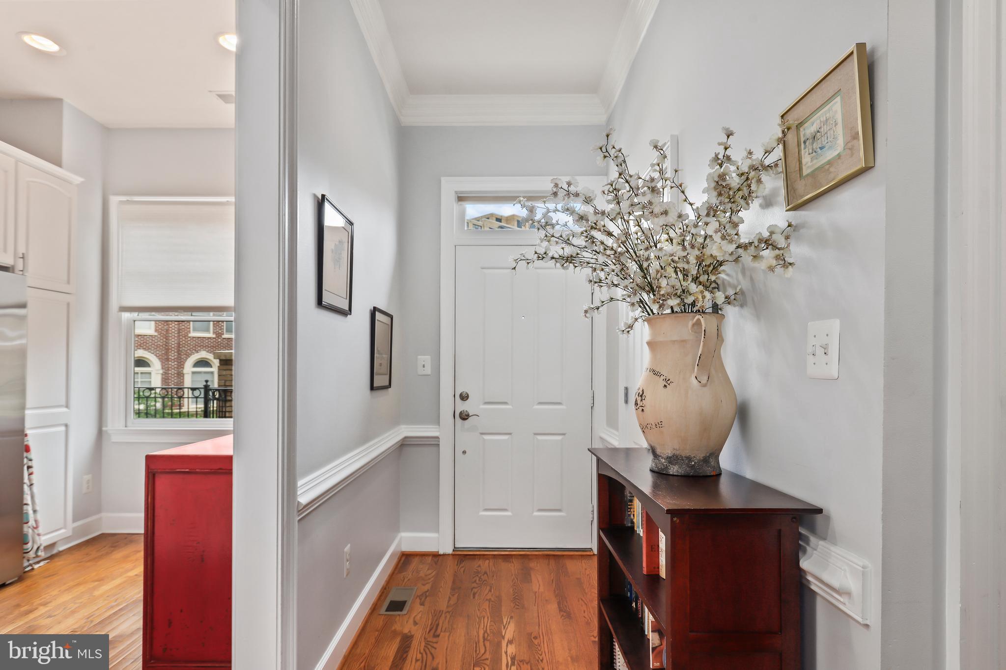 410 JOHN CARLYLE STREET