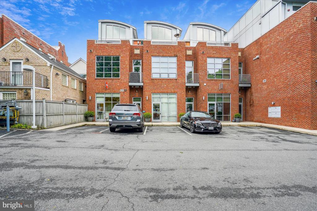 2713 MOUNT VERNON AVENUE A2