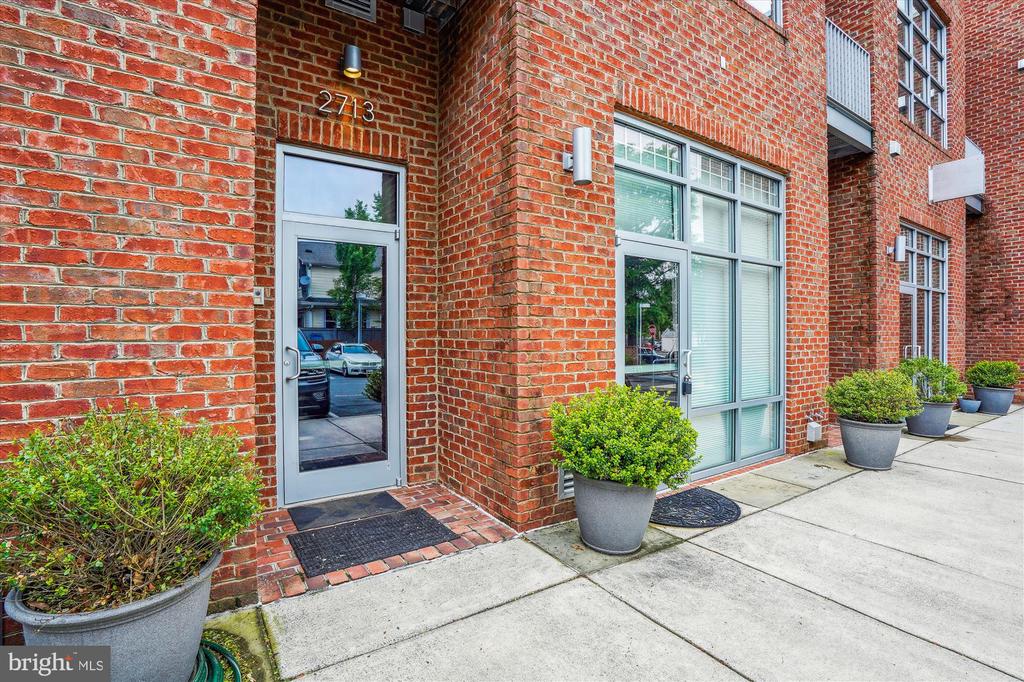 2713 MOUNT VERNON AVENUE A2