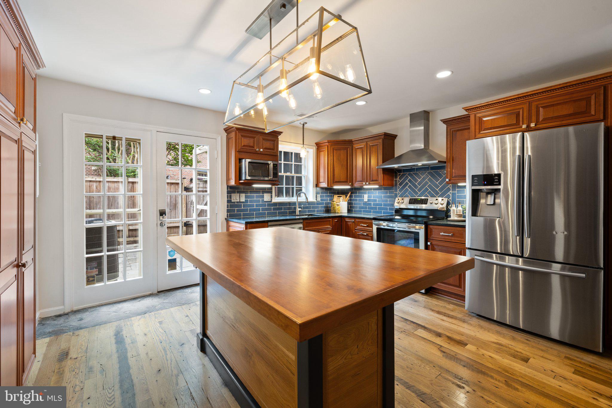 1205 MICHIGAN COURT