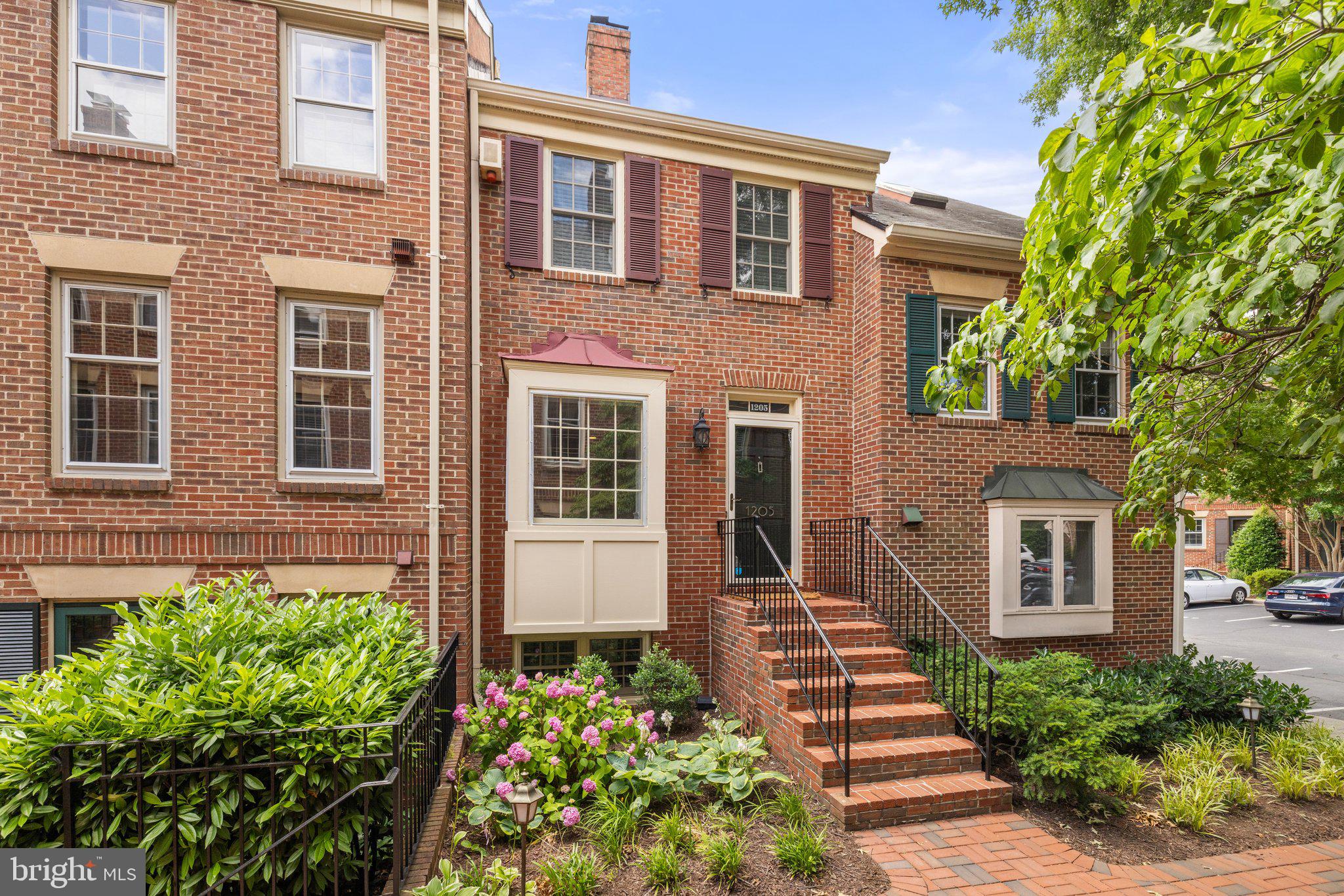 1205 MICHIGAN COURT