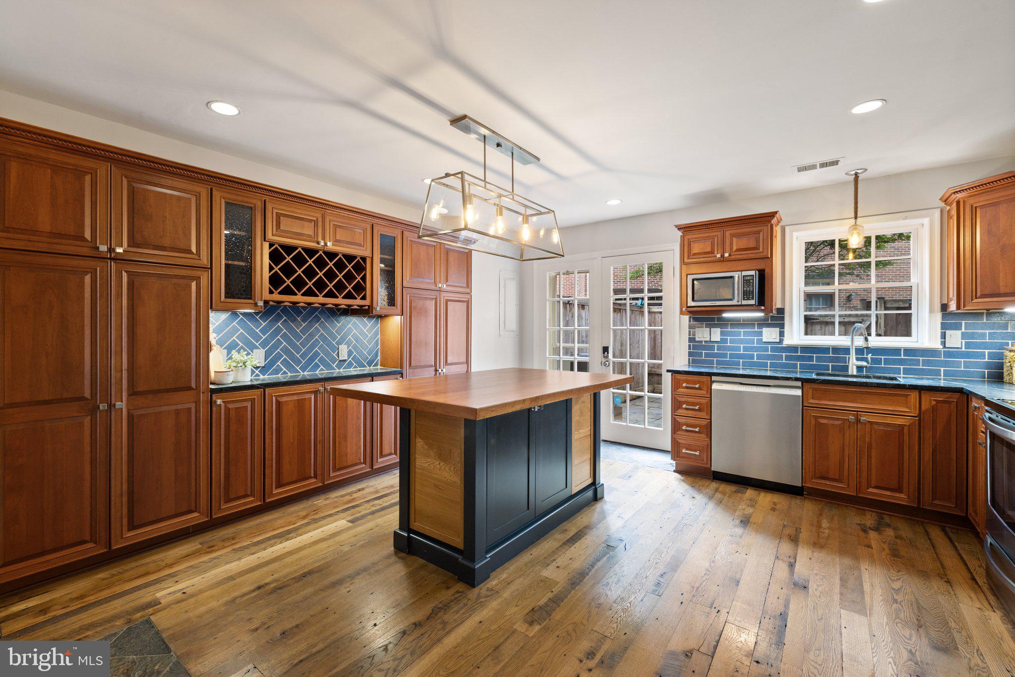 1205 MICHIGAN COURT