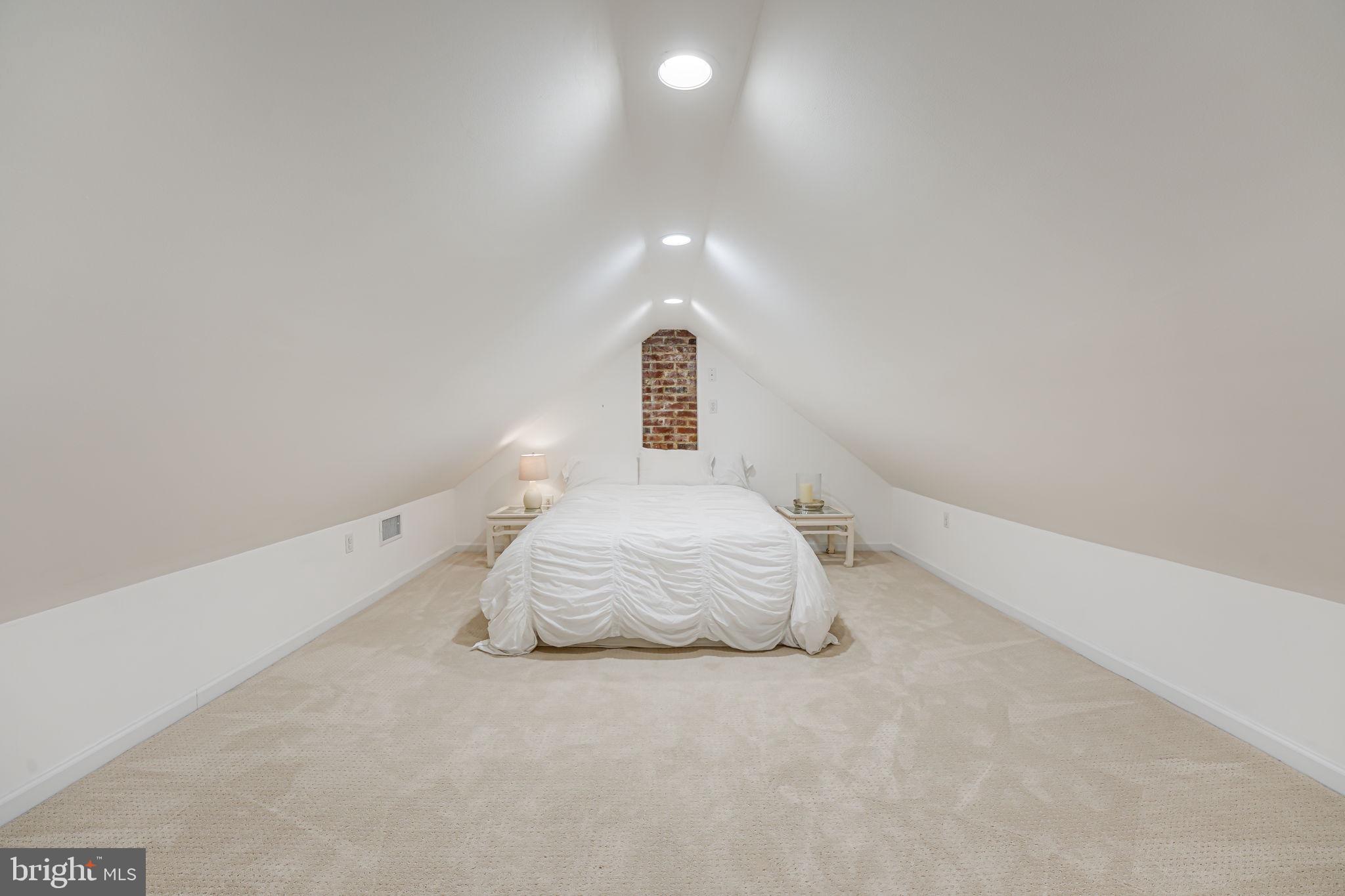 1109 CROSS DRIVE