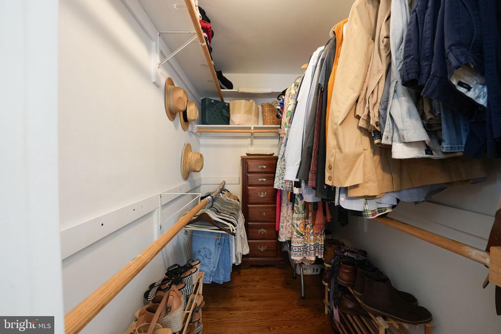 1109 CROSS DRIVE