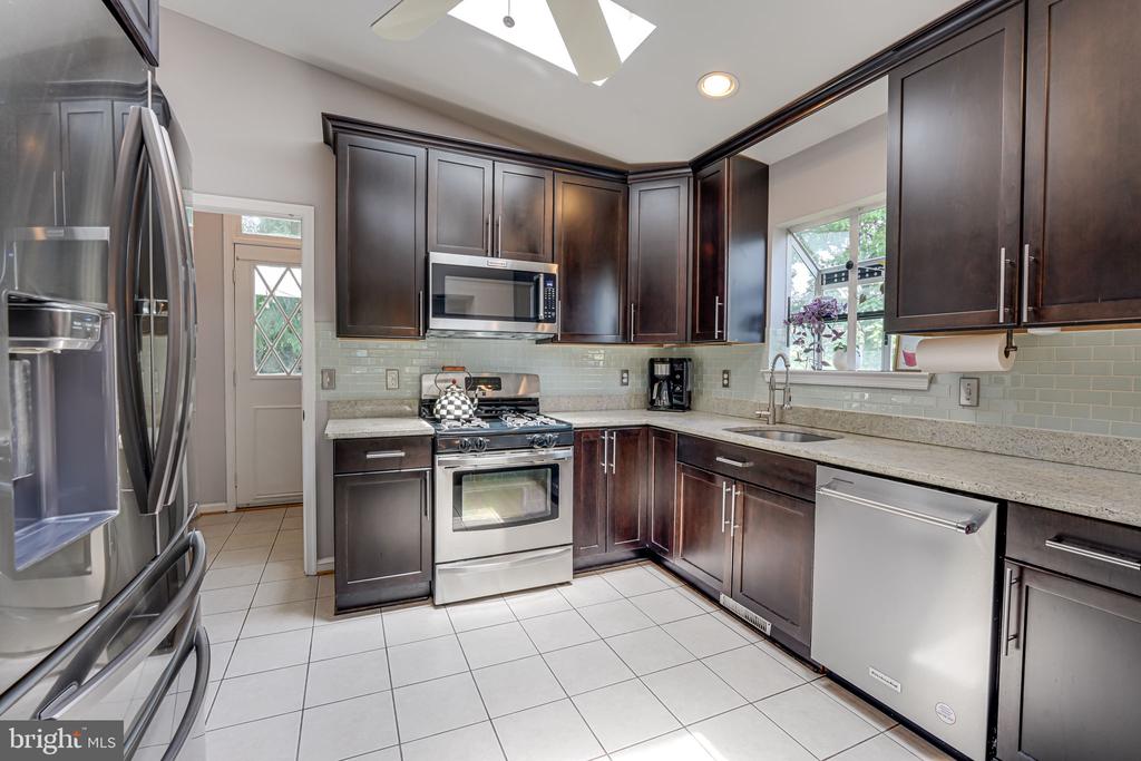1109 CROSS DRIVE