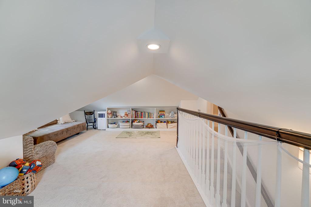 1109 CROSS DRIVE