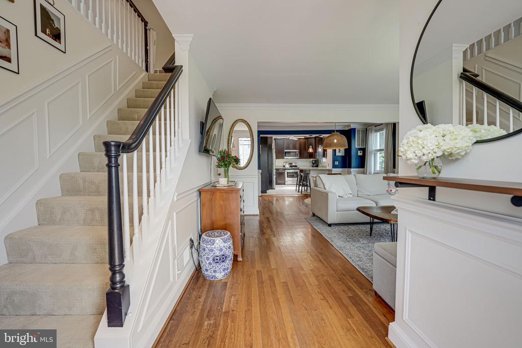 1109 CROSS DRIVE