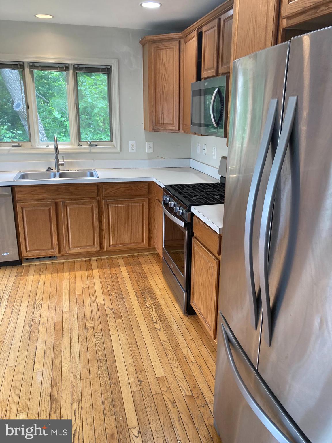 3819 WHITE POST COURT