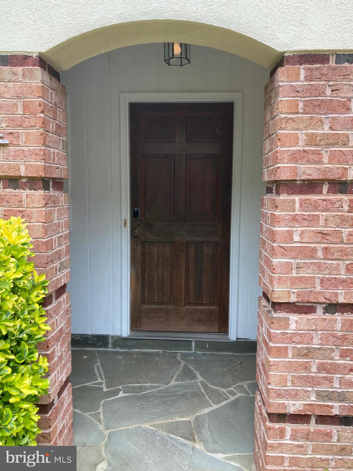 3819 WHITE POST COURT