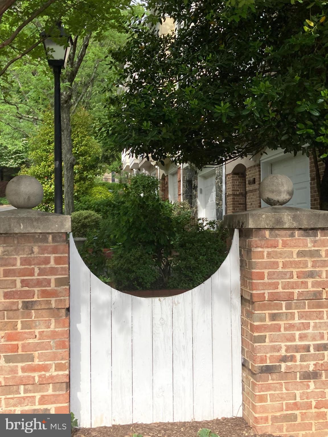 3819 WHITE POST COURT