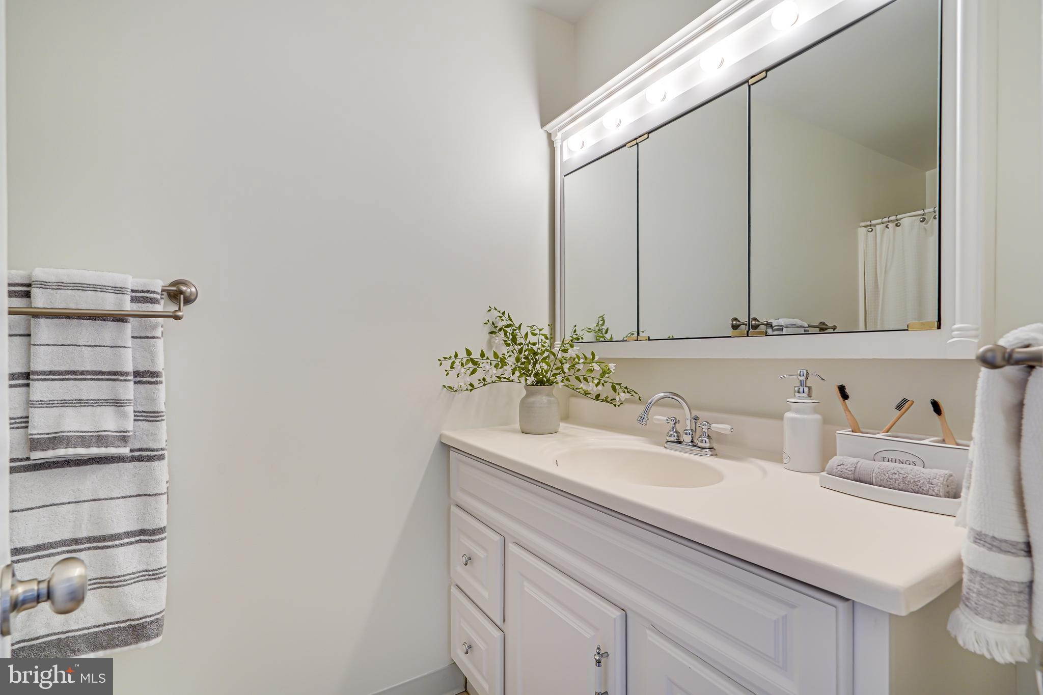 100 E HOWELL AVENUE B