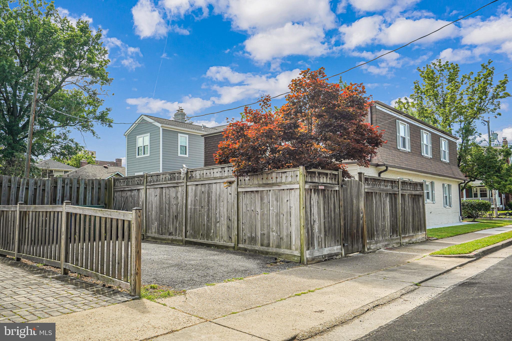 100 E HOWELL AVENUE B