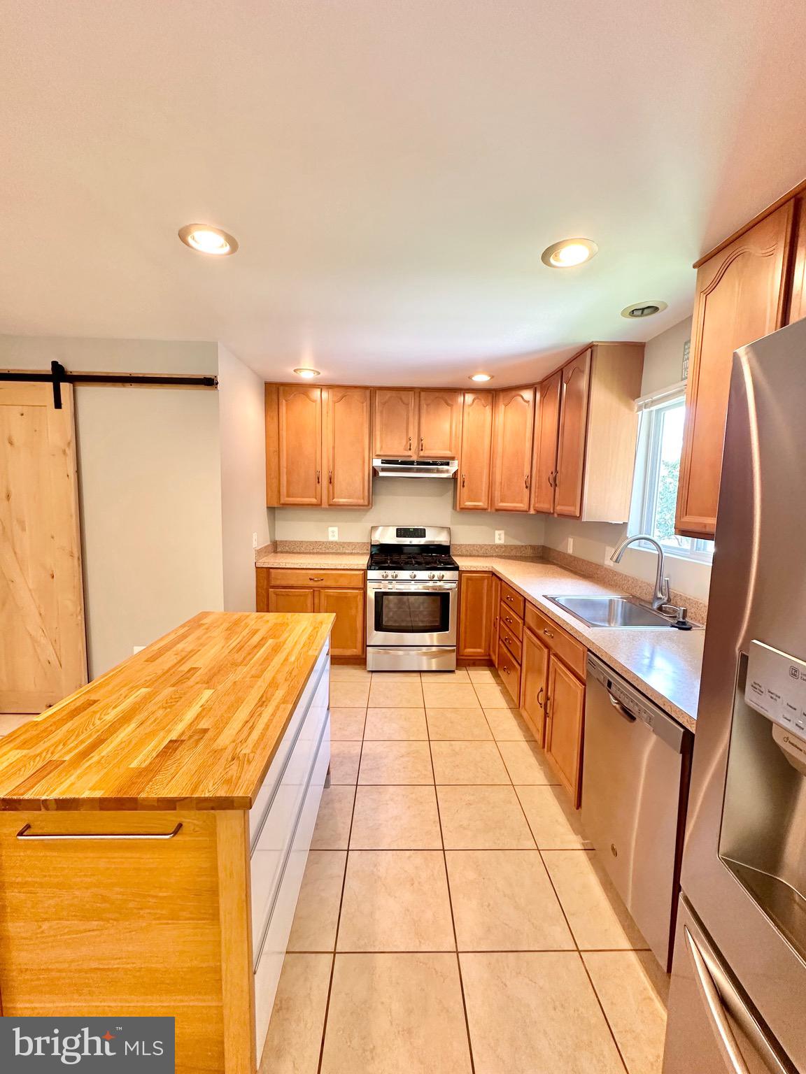 2501 DEWITT AVENUE
