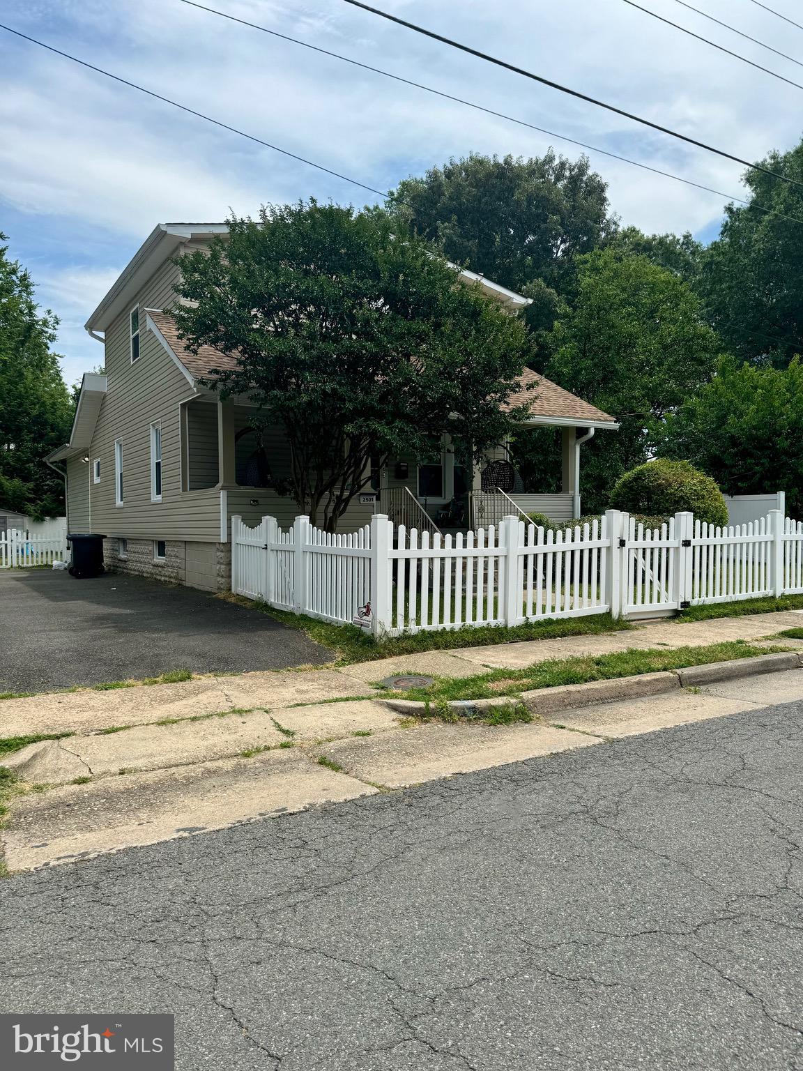 2501 DEWITT AVENUE