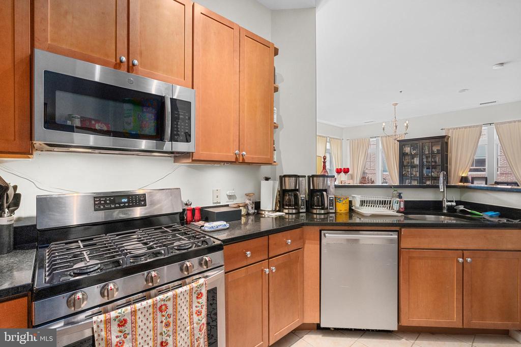 309 HOLLAND LANE 310