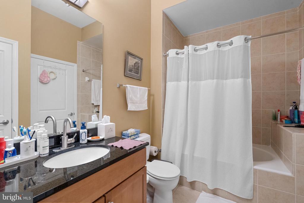 309 HOLLAND LANE 310